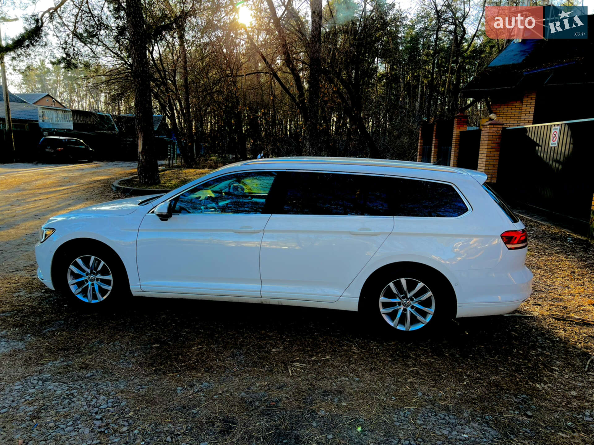 Volkswagen Passat 2016 VIN WVWZZZ3CZGE242151 фото оголошення 2 з 19