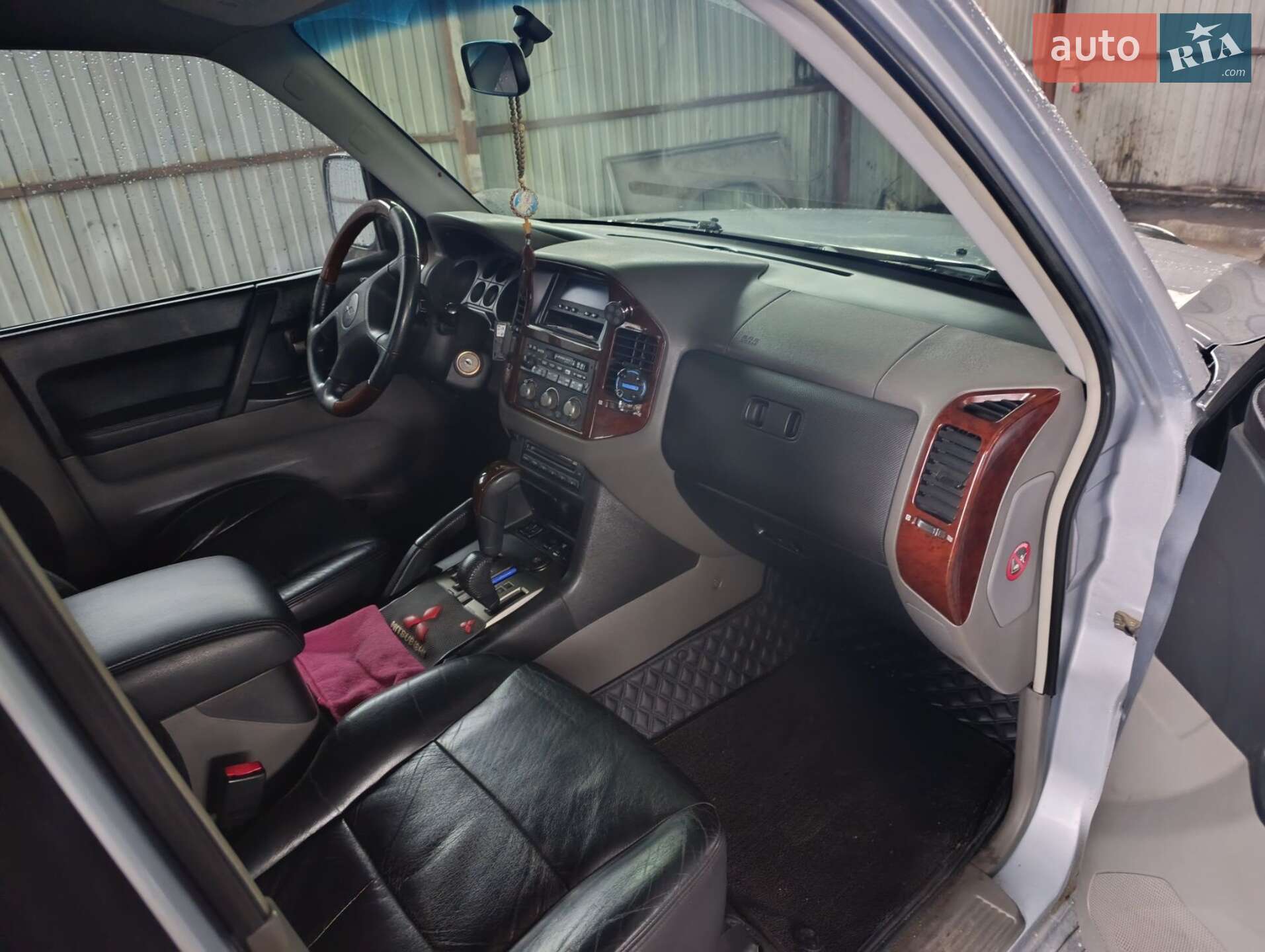 Mitsubishi Pajero Wagon 2004 VIN JMBLYV75W5J000231 фото оголошення 3 з 13
