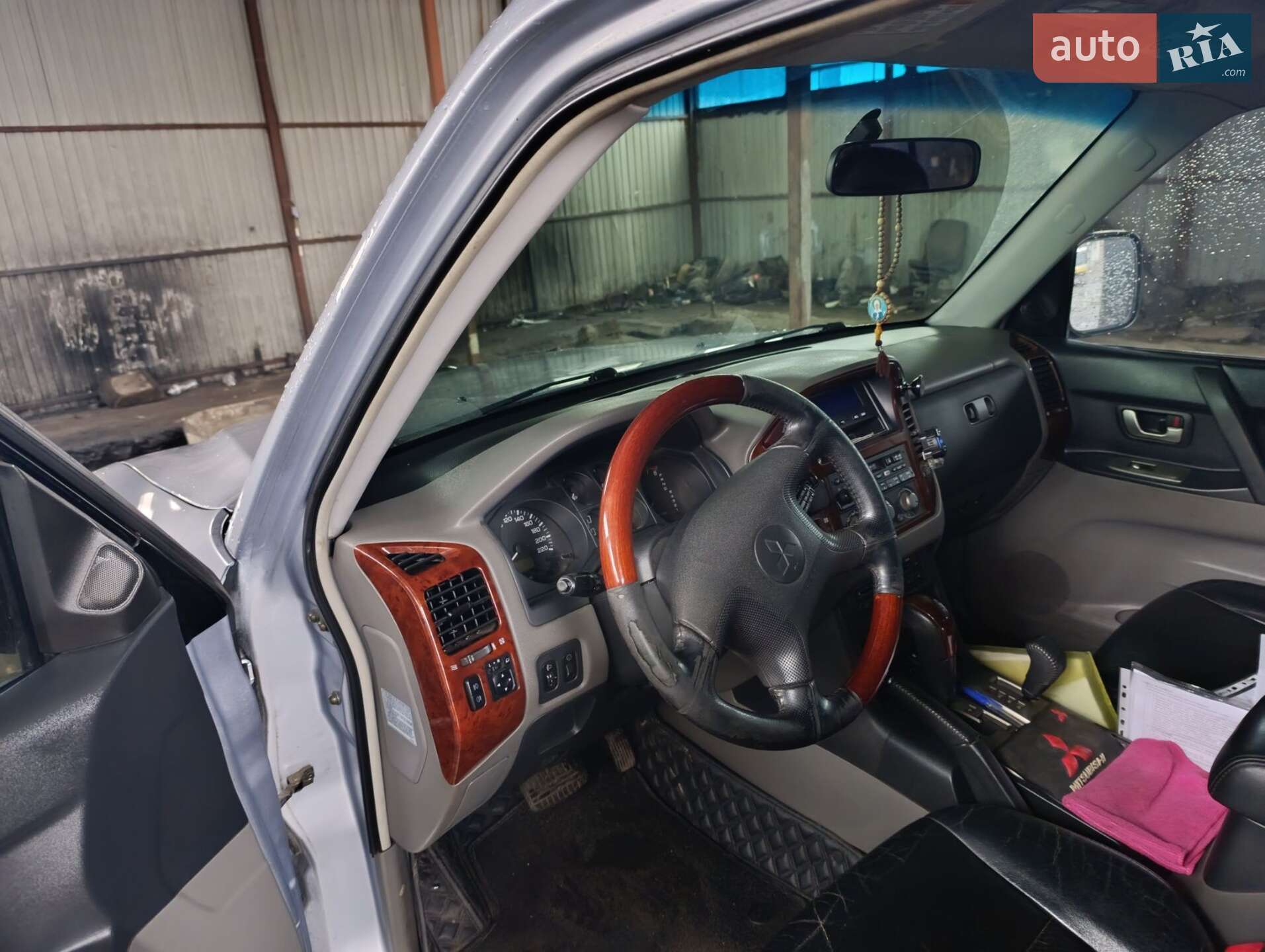 Mitsubishi Pajero Wagon 2004 VIN JMBLYV75W5J000231 фото оголошення 6 з 13
