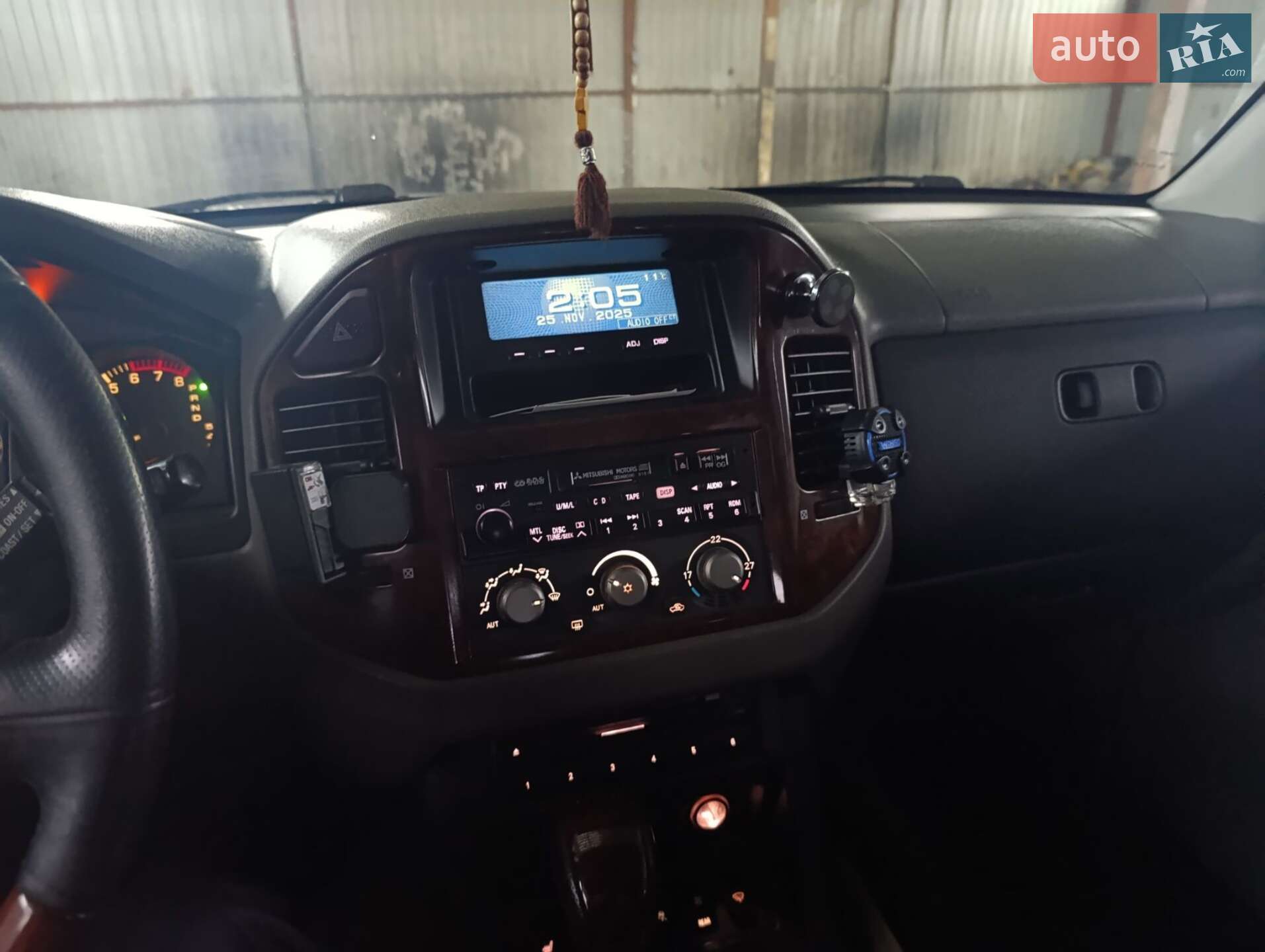 Mitsubishi Pajero Wagon 2004 VIN JMBLYV75W5J000231 фото оголошення 12 з 13