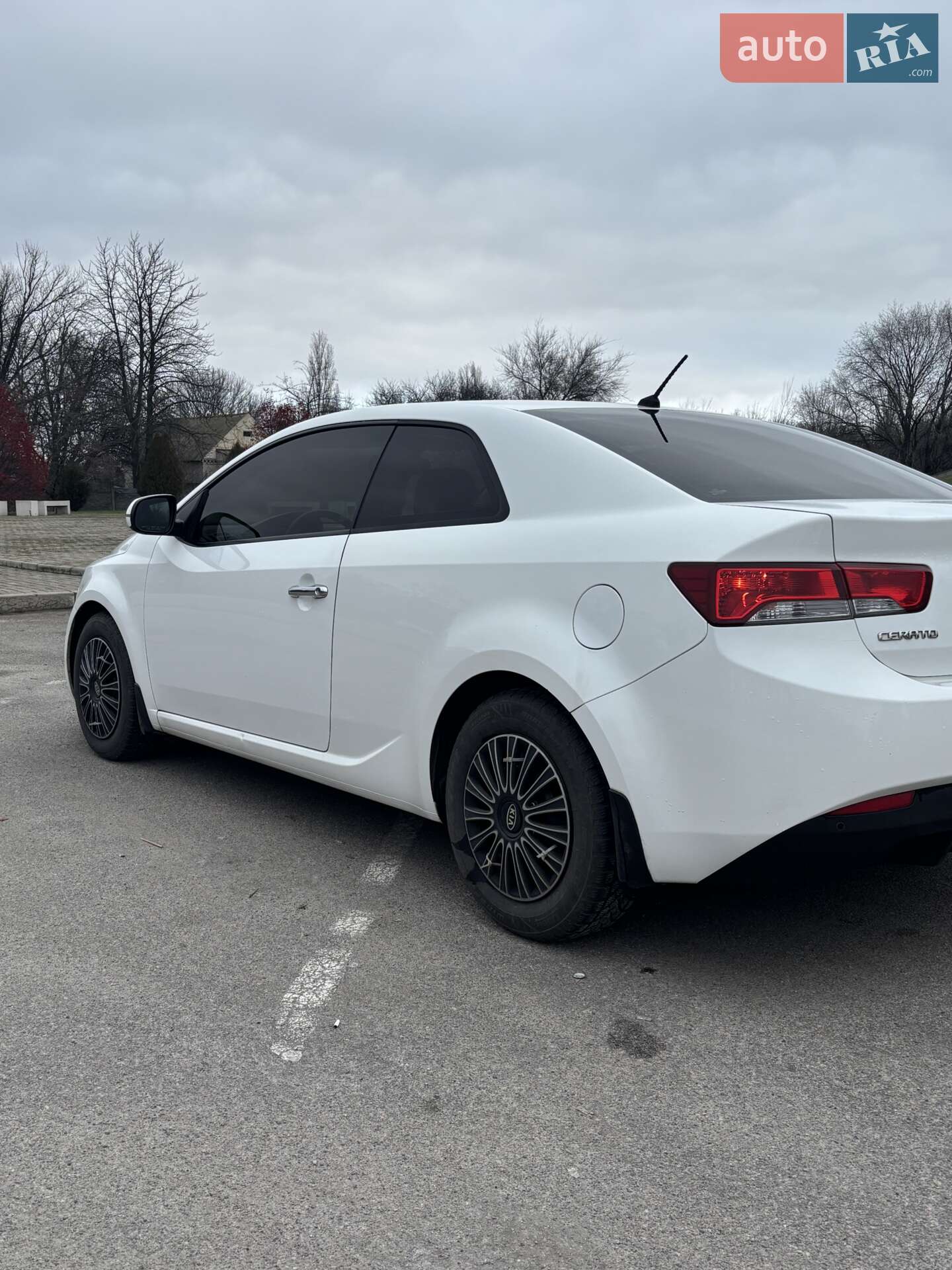 Kia Cerato Koup 2011 VIN KNAFW612BB5462746 фото оголошення 4 з 16