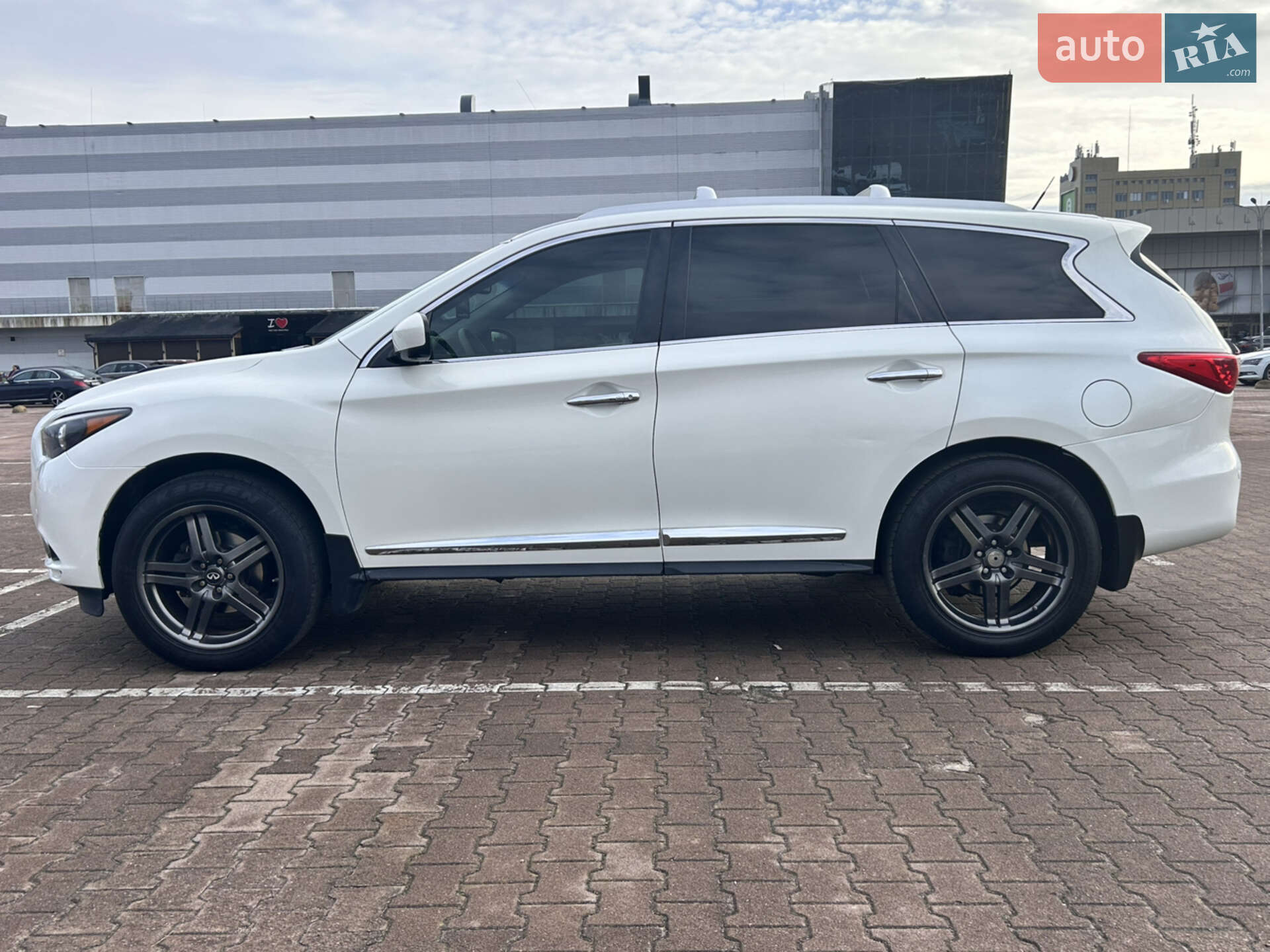 Infiniti JX35 2013 VIN 5N1AL0MM5DC335246 фото оголошення 6 з 29