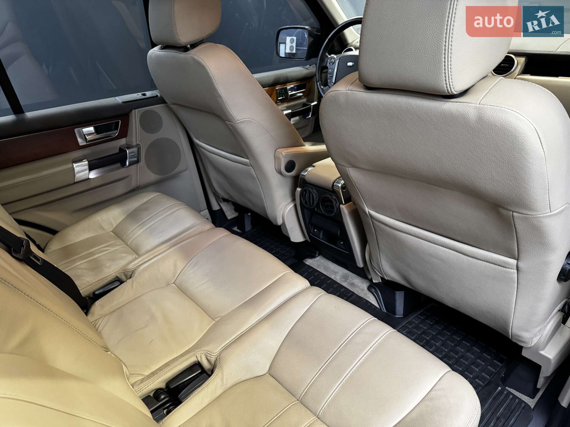 Land Rover Discovery 2011 VIN SALLAAAF4BA592626 фото оголошення 34 з 42