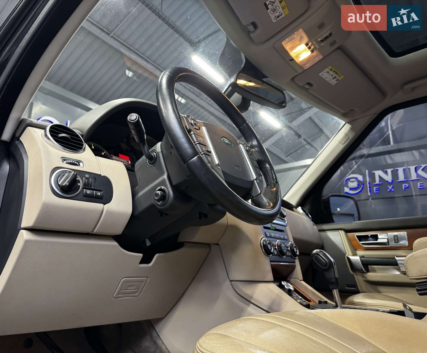 Land Rover Discovery 2011 VIN SALLAAAF4BA592626 фото оголошення 25 з 42