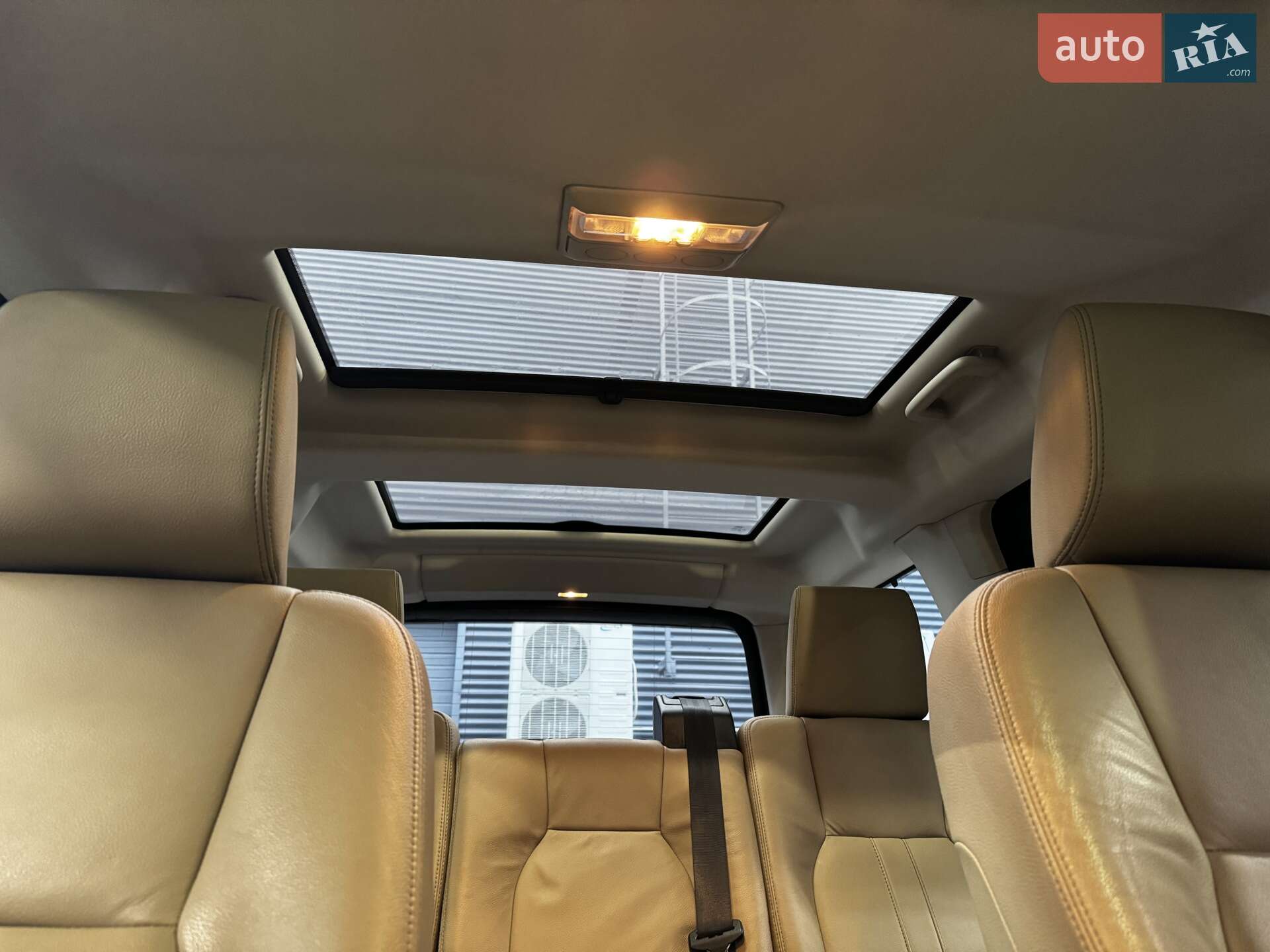 Land Rover Discovery 2011 VIN SALLAAAF4BA592626 фото оголошення 32 з 42