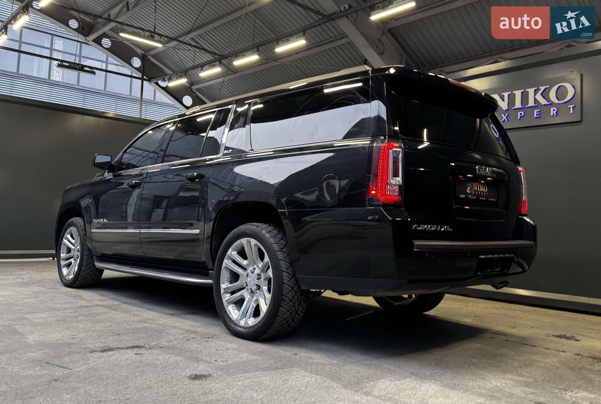 GMC Yukon 2018 VIN 1GKS2GKC6JR339396 фото оголошення 8 з 44