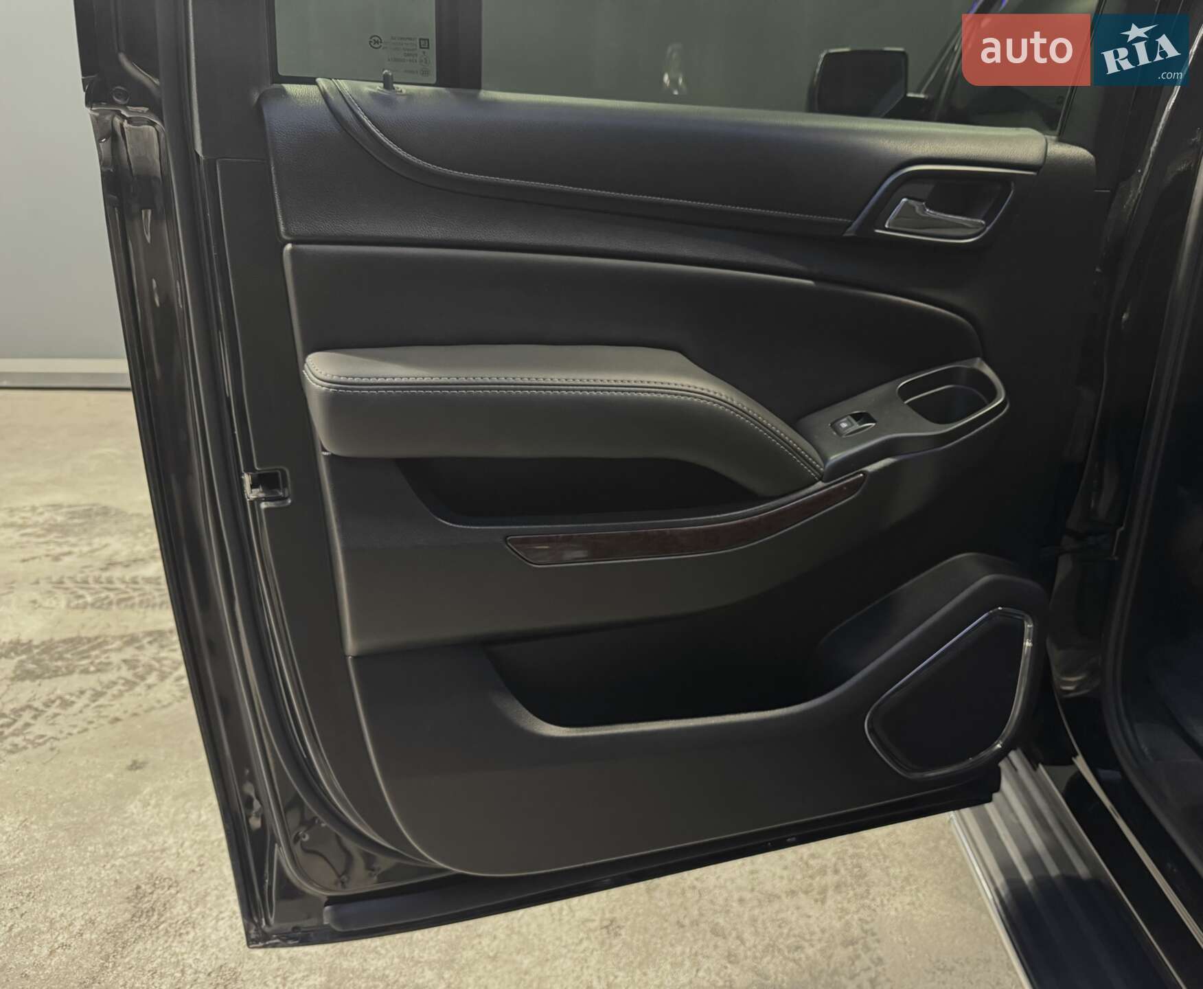 GMC Yukon 2018 VIN 1GKS2GKC6JR339396 фото оголошення 42 з 44