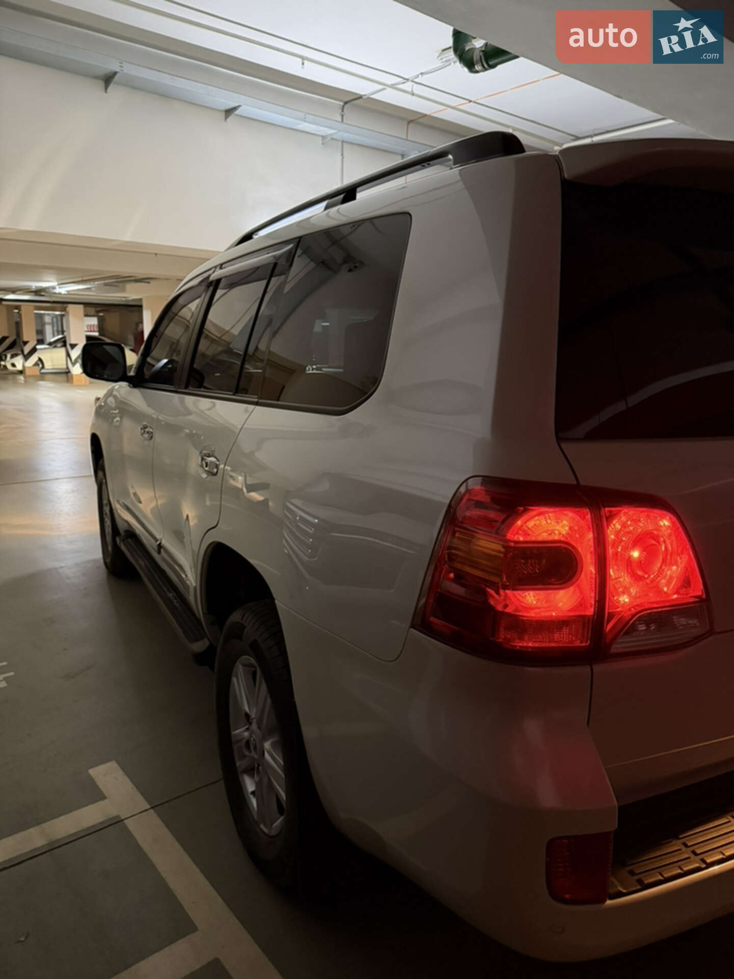 Toyota Land Cruiser 200 2013 VIN JTMHV05J404103842 фото оголошення 4 з 15