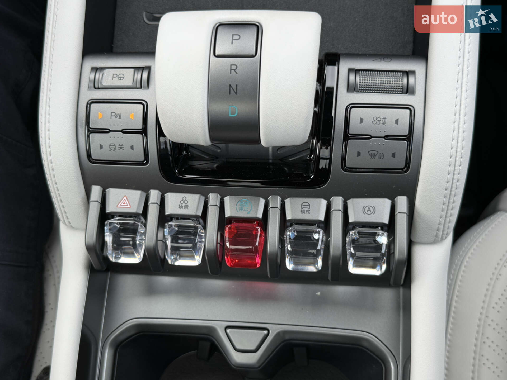 BYD Leopard 3 2025 VIN LGXFF4CD3S0615520 фото оголошення 23 з 38