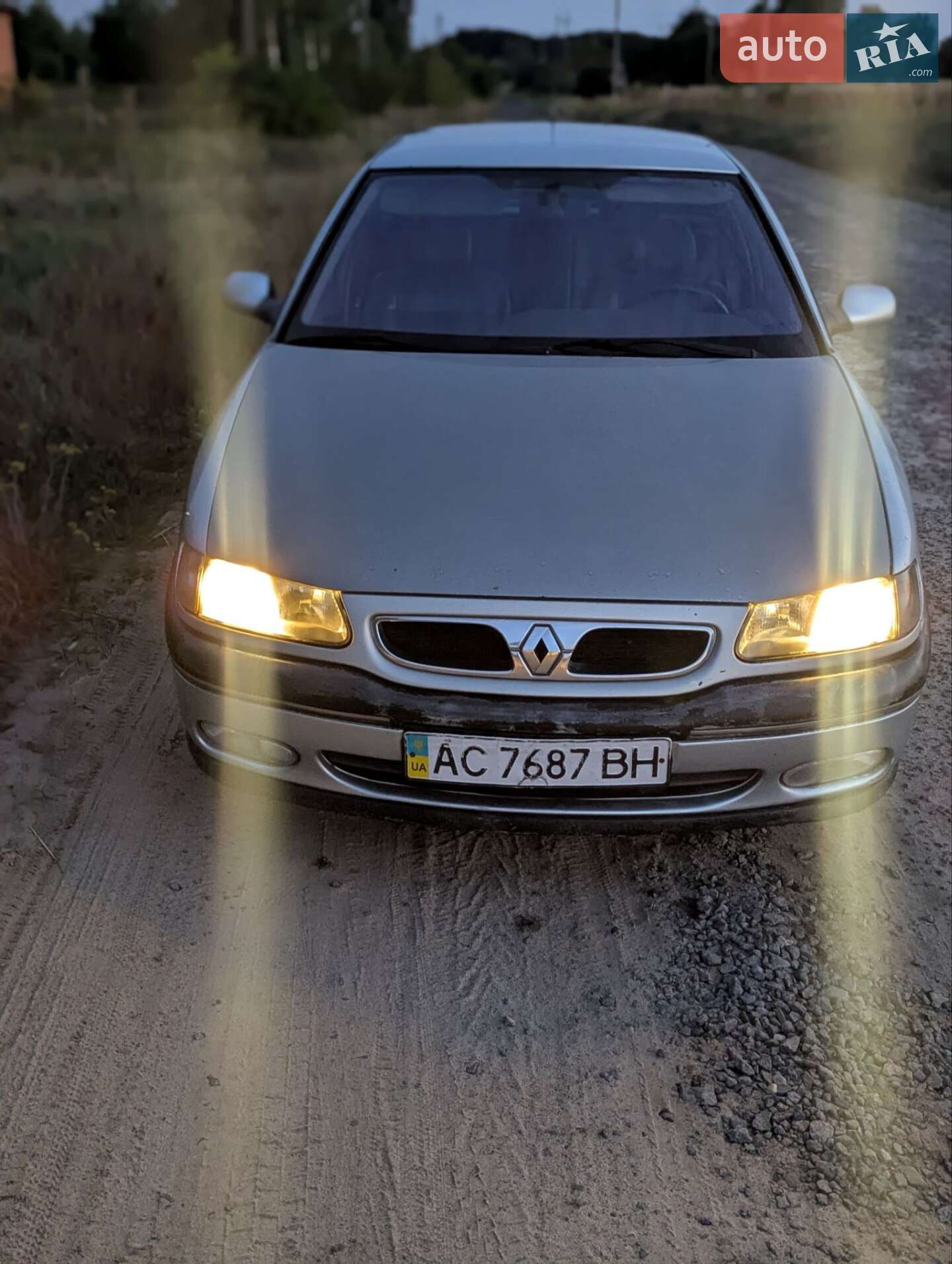 Renault Safrane 1998 VIN VF1B54L0518319984 фото оголошення 2 з 10