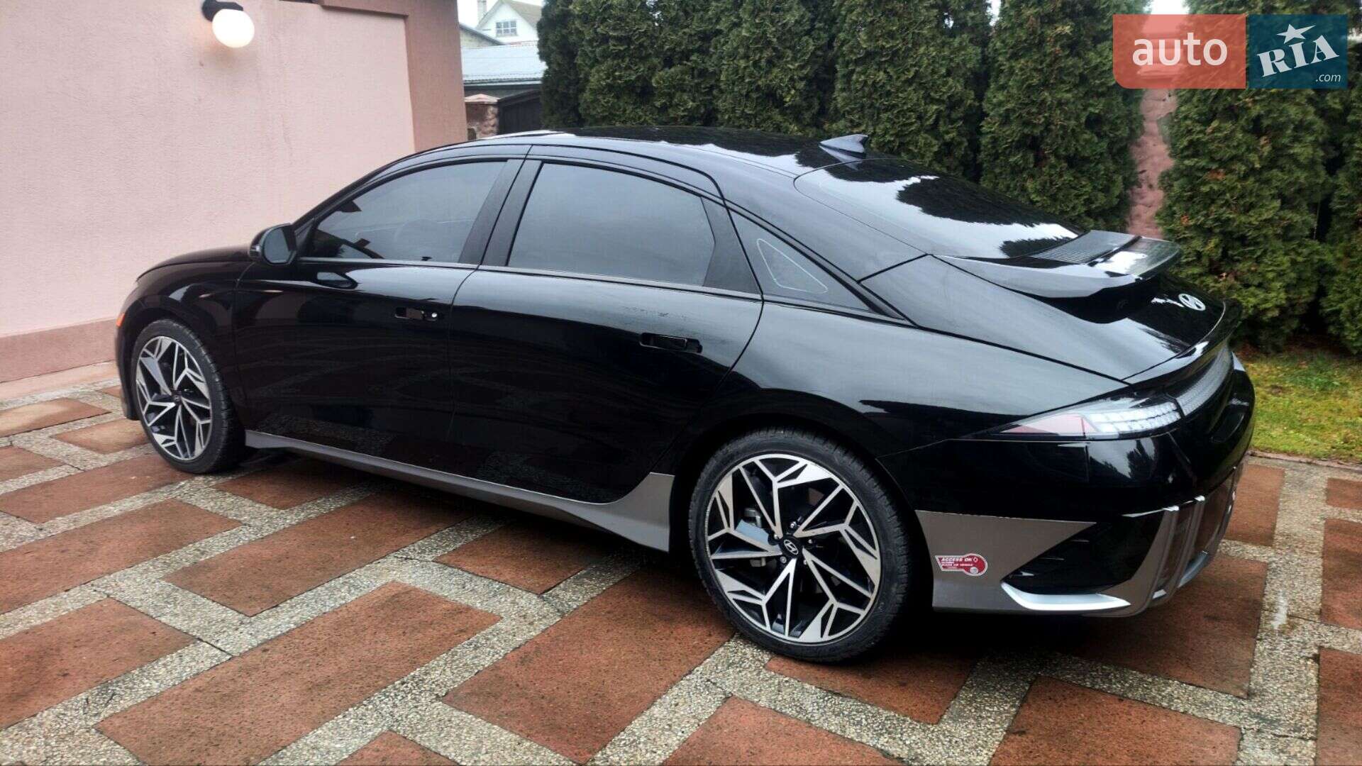 Hyundai Ioniq 6 2023 VIN KMHM34AA6PA037206 фото оголошення 2 з 11