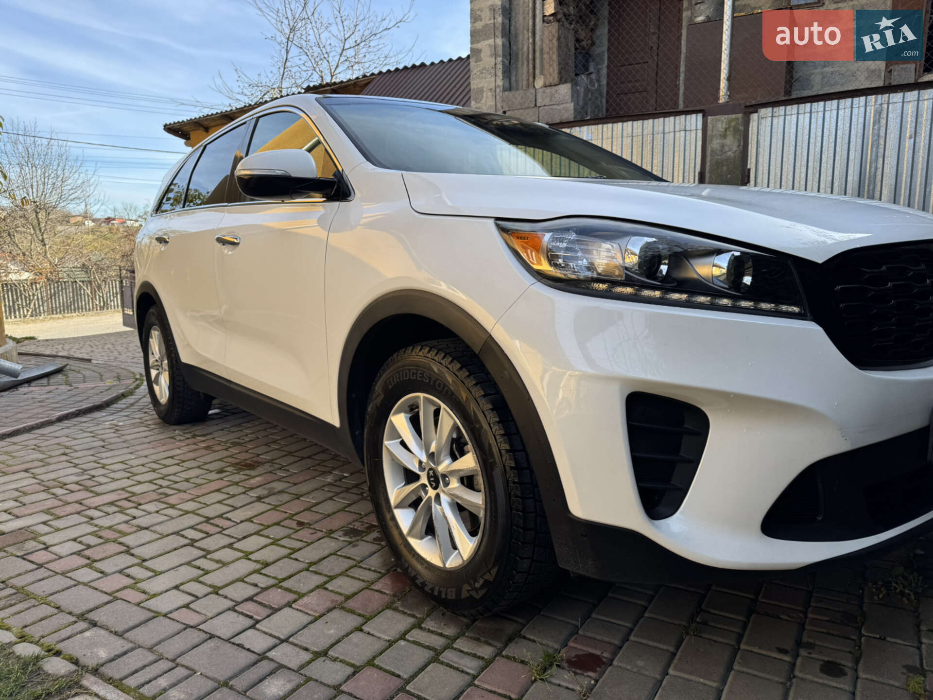 Kia Sorento 2018 VIN 5XYPG4A32KG521907 фото оголошення 29 з 30