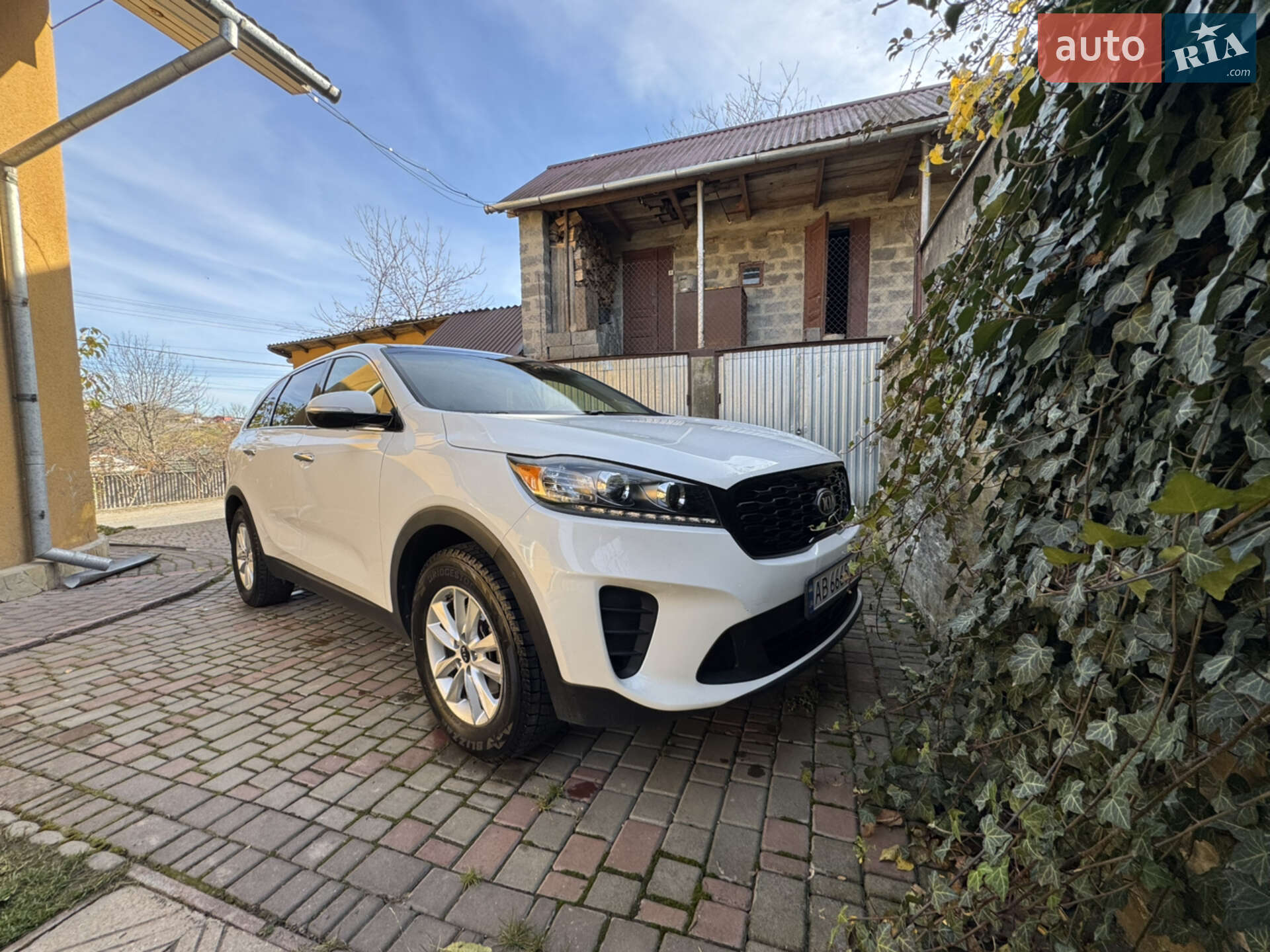 Kia Sorento 2018 VIN 5XYPG4A32KG521907 фото оголошення 28 з 30