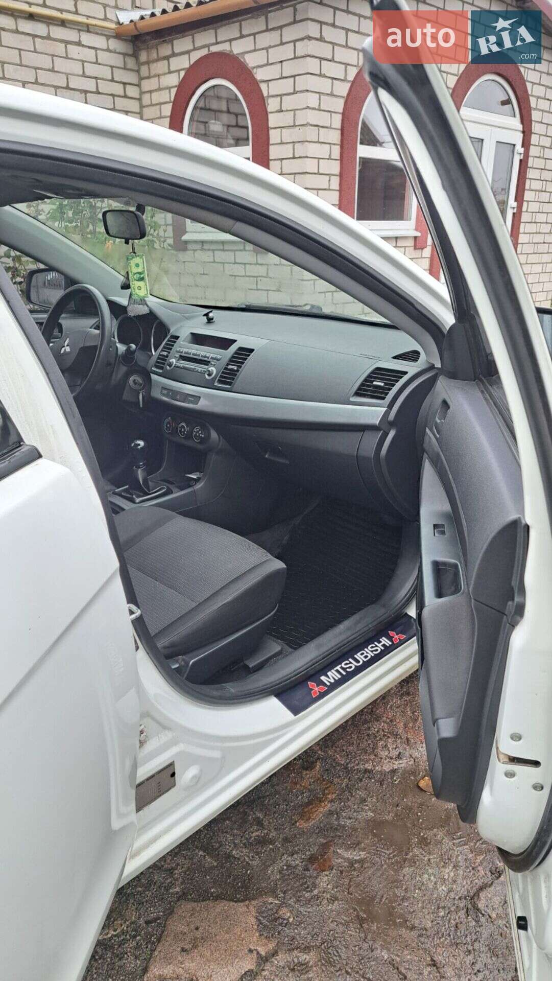 Mitsubishi Lancer 2011 VIN JMBSNCY2ABU002011 фото оголошення 12 з 15