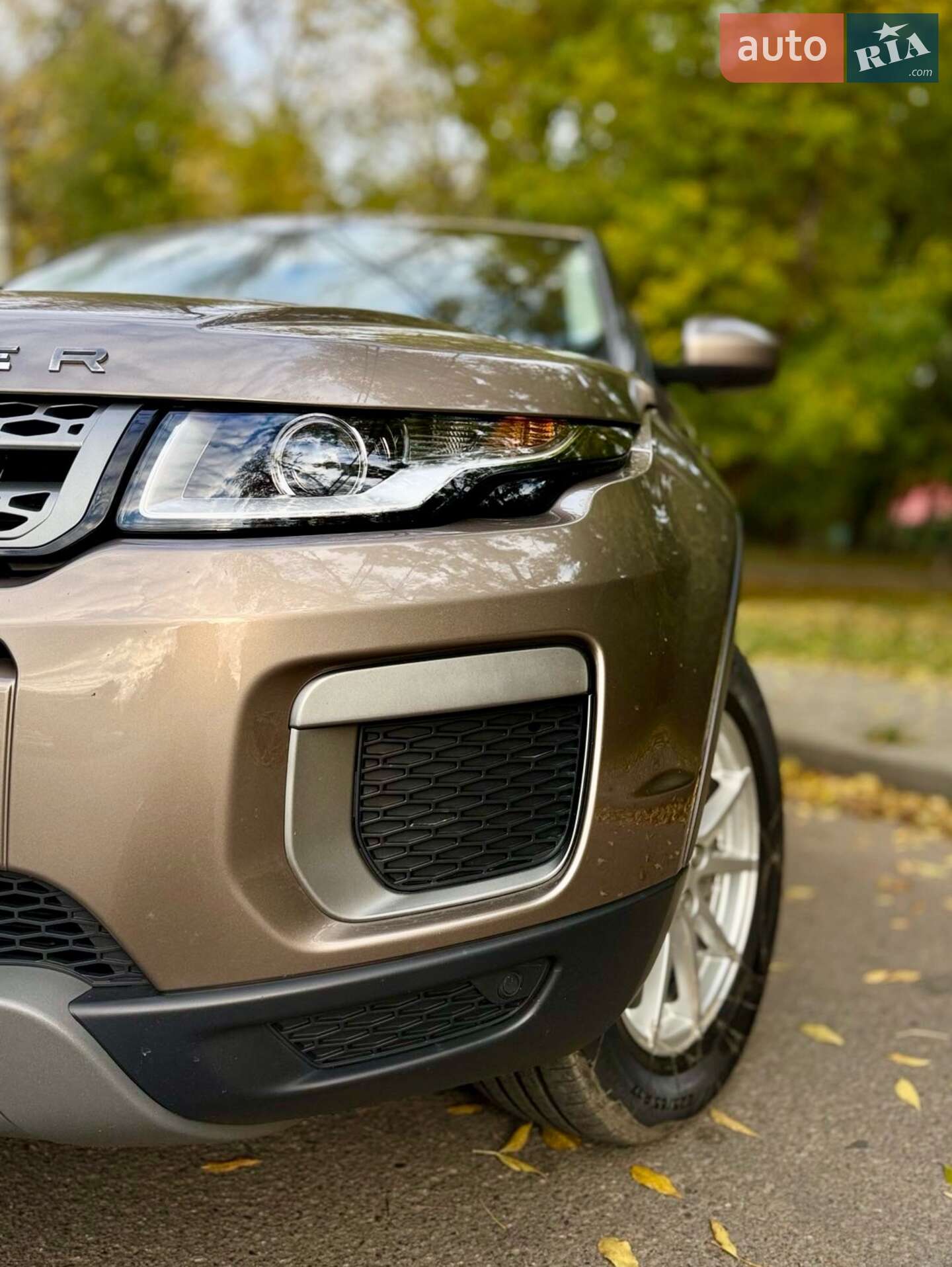 Land Rover Range Rover Evoque 2017 VIN SALVA2BN8HH247764 фото оголошення 2 з 21