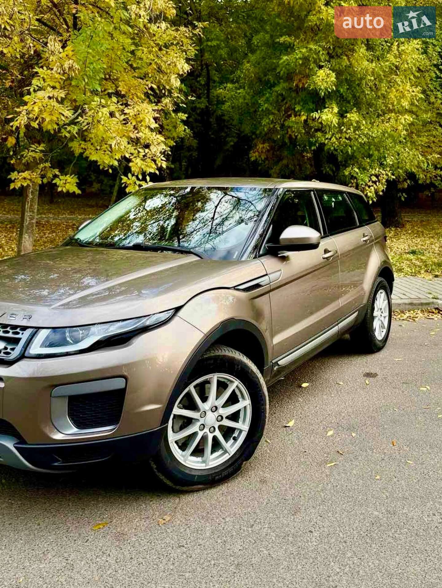 Land Rover Range Rover Evoque 2017 VIN SALVA2BN8HH247764 фото оголошення 6 з 21