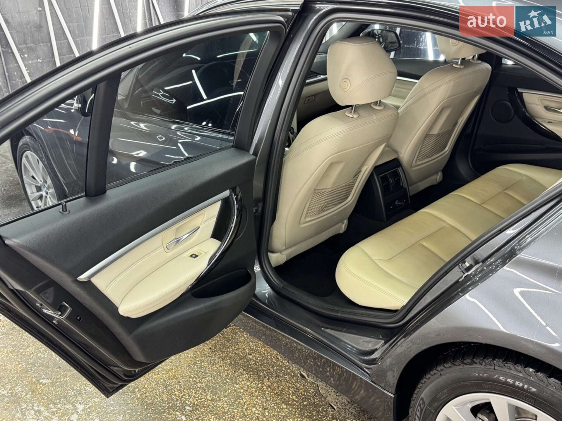 BMW 3 Series 2017 VIN WBA8D9C55HK677545 фото оголошення 8 з 24