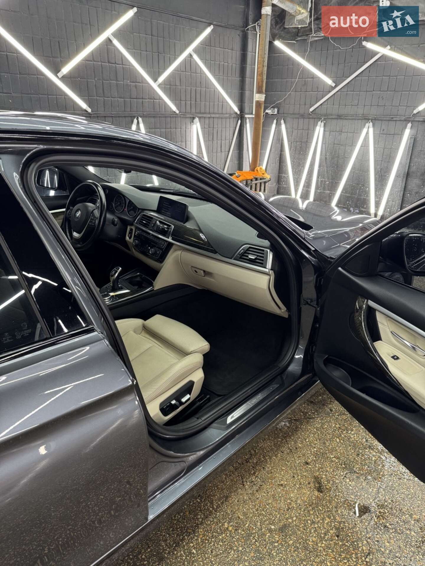 BMW 3 Series 2017 VIN WBA8D9C55HK677545 фото оголошення 14 з 24