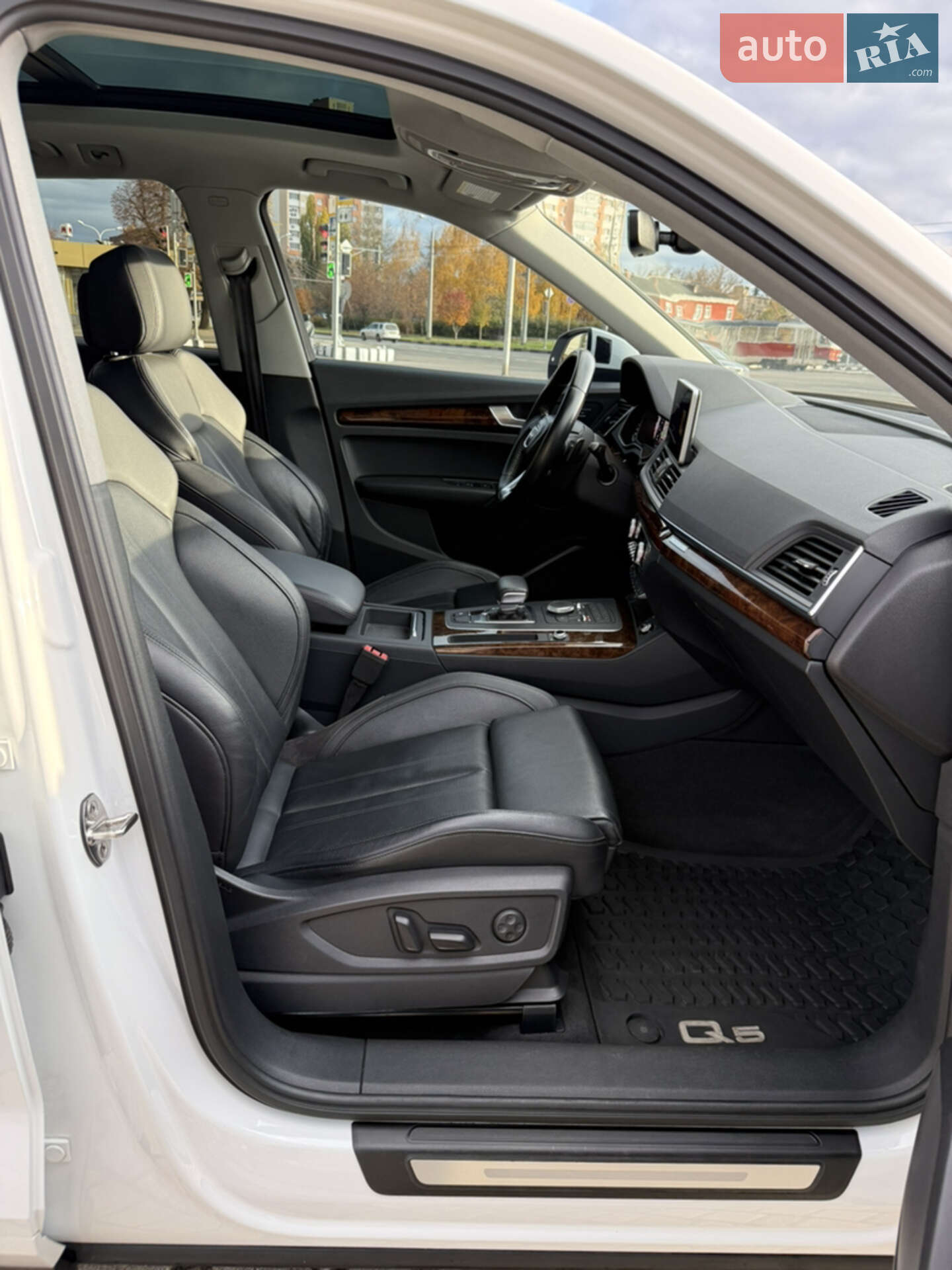 Audi Q5 2018 VIN WA1BNAFY0J2133290 фото оголошення 29 з 58