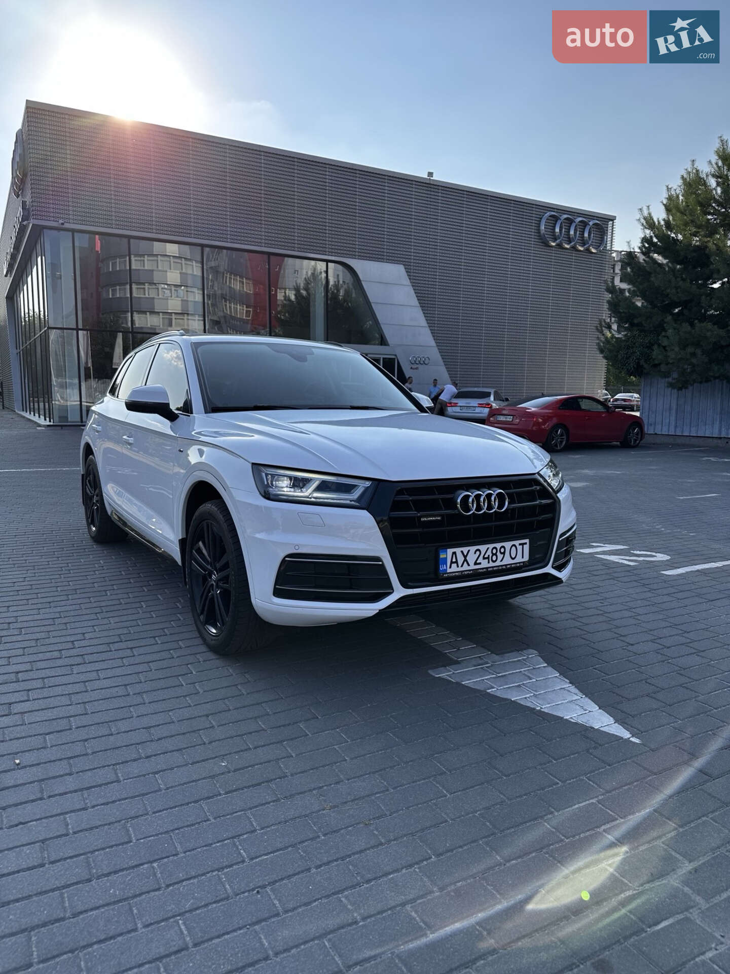 Audi Q5 2018 VIN WA1BNAFY0J2133290 фото оголошення 30 з 58