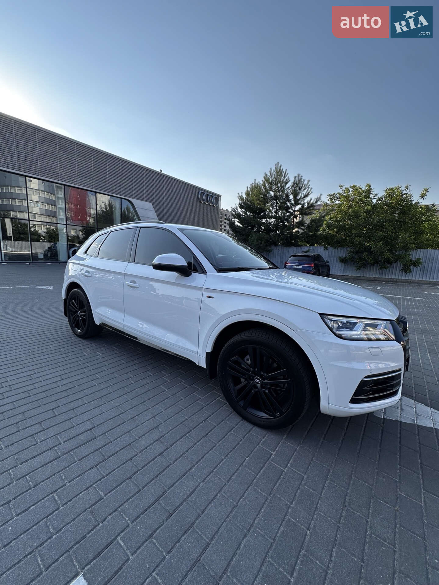 Audi Q5 2018 VIN WA1BNAFY0J2133290 фото оголошення 35 з 58