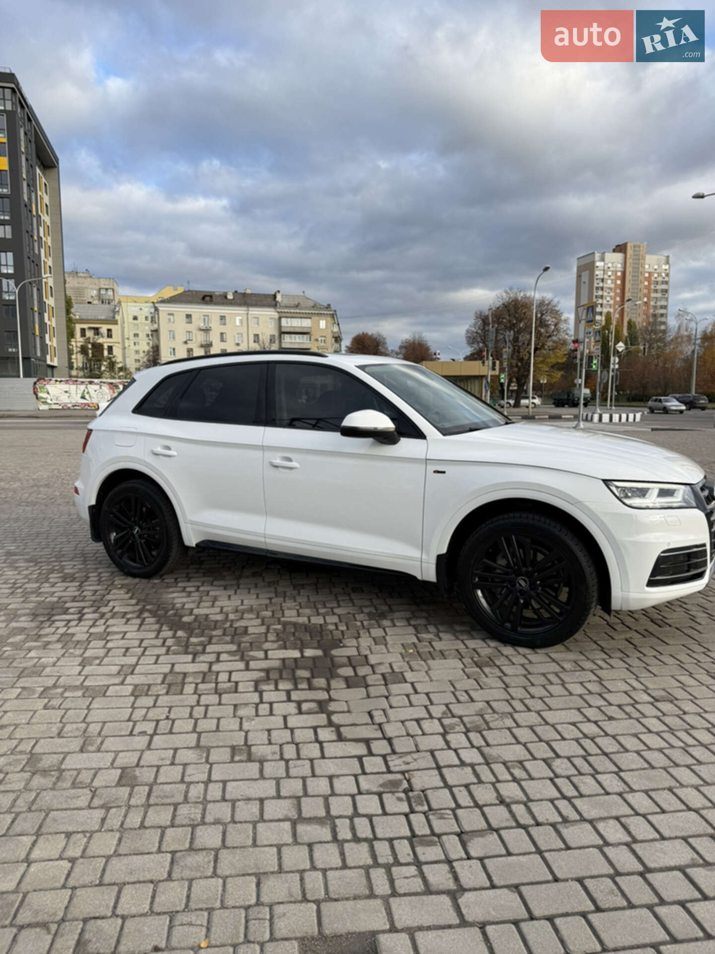 Audi Q5 2018 VIN WA1BNAFY0J2133290 фото оголошення 41 з 58