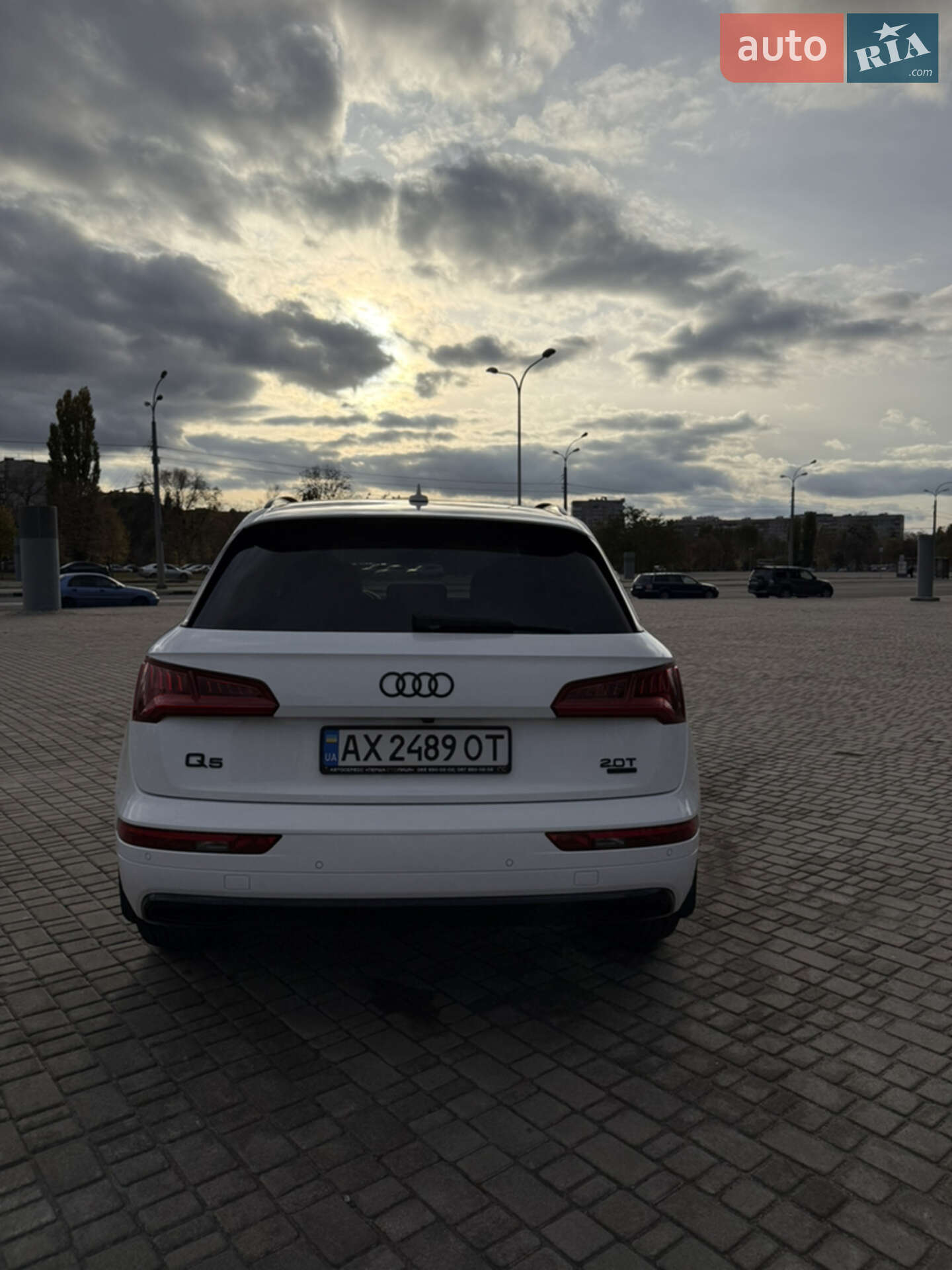 Audi Q5 2018 VIN WA1BNAFY0J2133290 фото оголошення 43 з 58