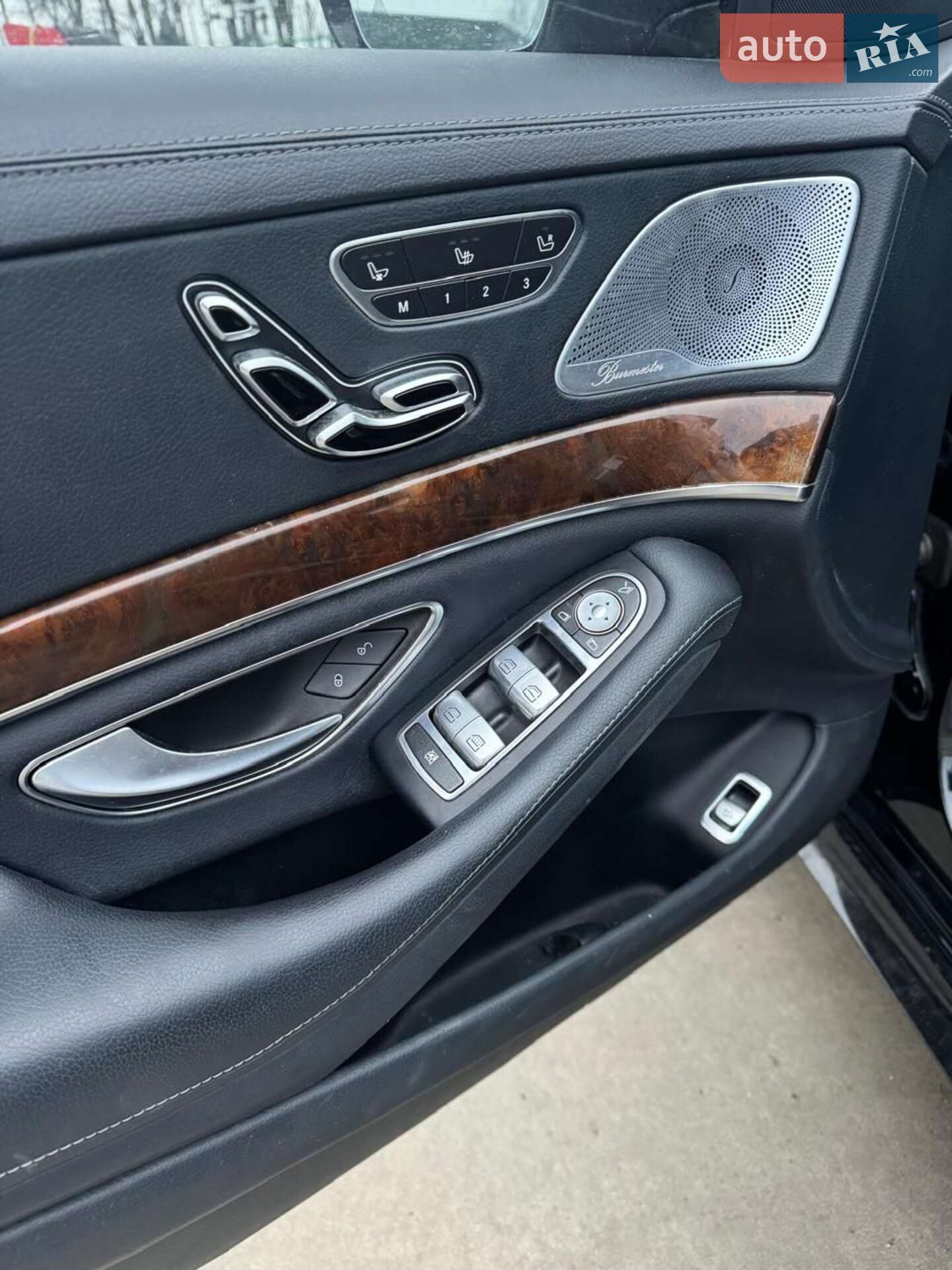 Mercedes-Benz S-Class 2019 VIN WDDUG6GB7KA488857 фото оголошення 11 з 20