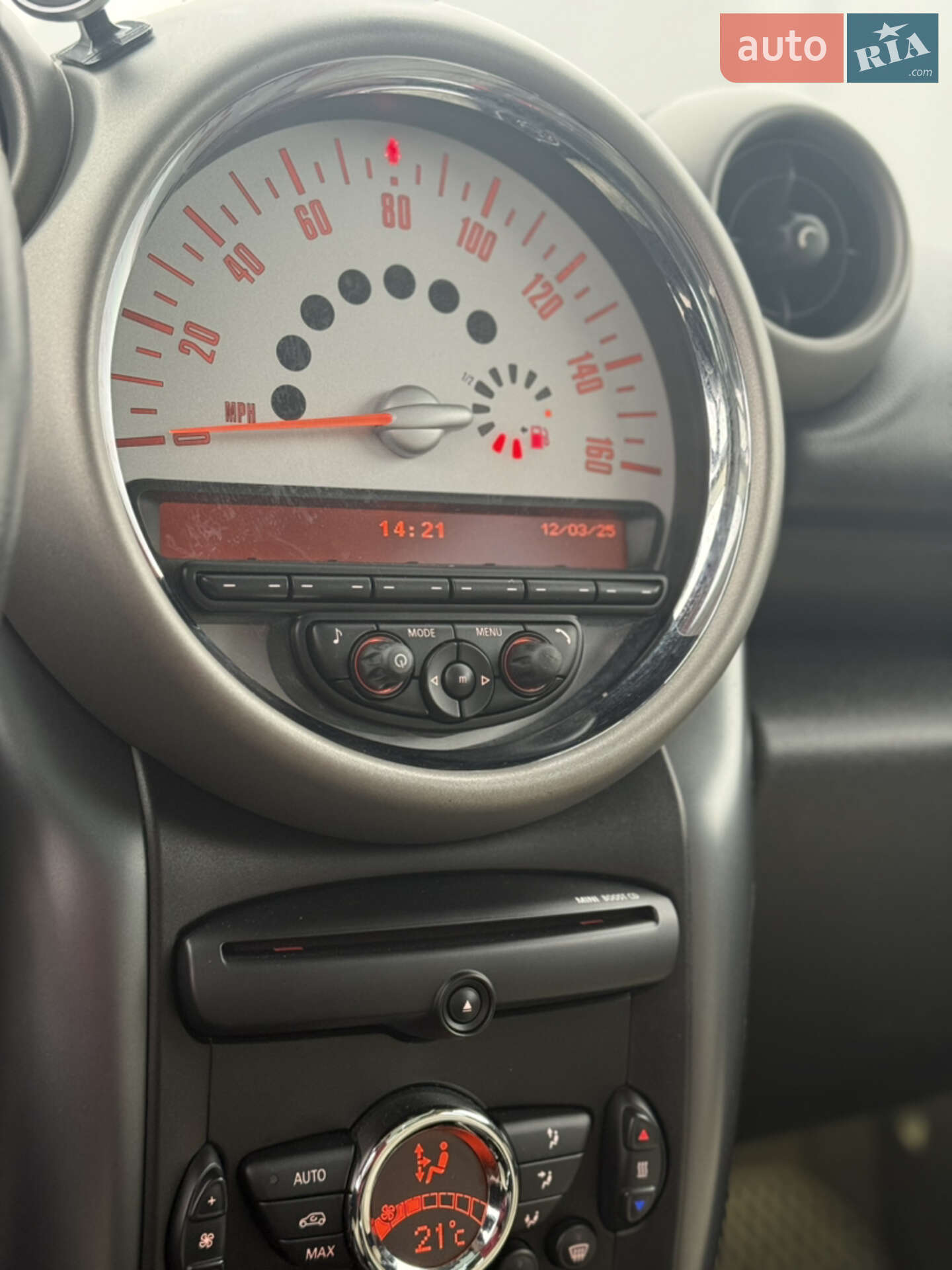MINI Cooper 2012 VIN WMWZC3C51CWL82755 фото оголошення 17 з 29