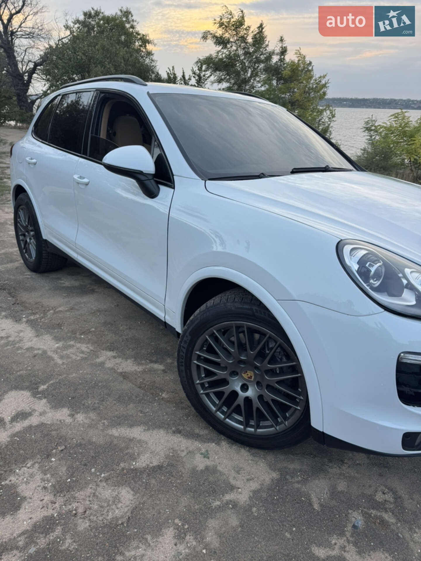Porsche Cayenne 2016 VIN WP1ZZZ92ZHKA81712 фото оголошення 22 з 24