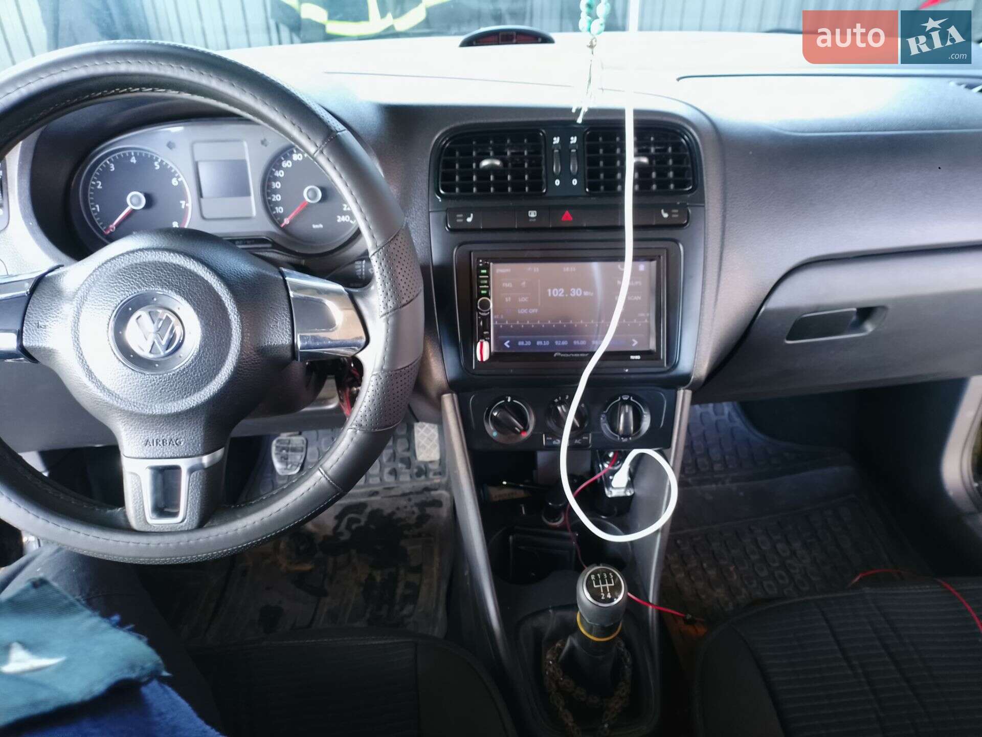 Volkswagen Polo 2011 VIN XW8ZZZ61ZCG025984 фото оголошення 2 з 28