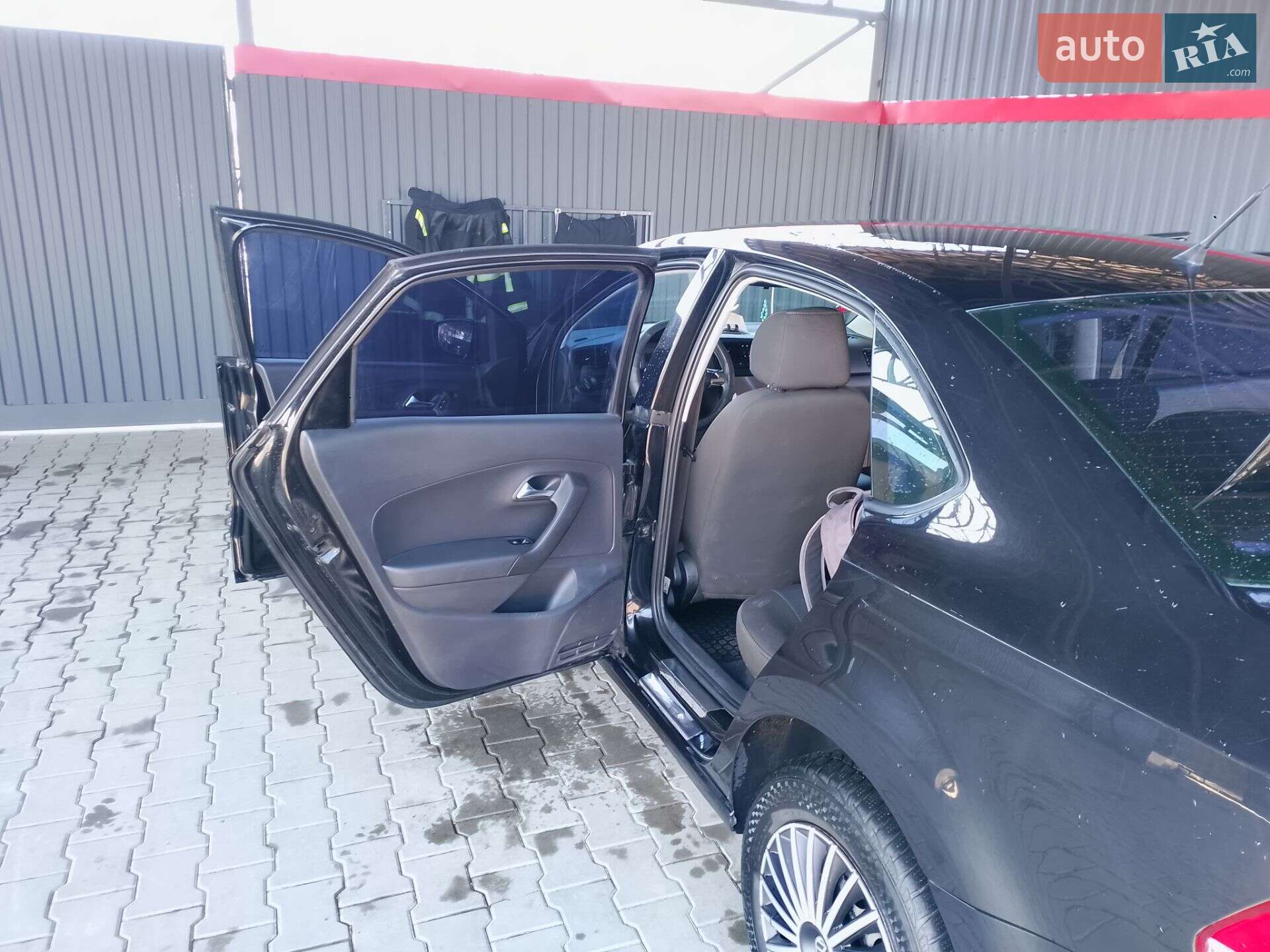 Volkswagen Polo 2011 VIN XW8ZZZ61ZCG025984 фото оголошення 5 з 28