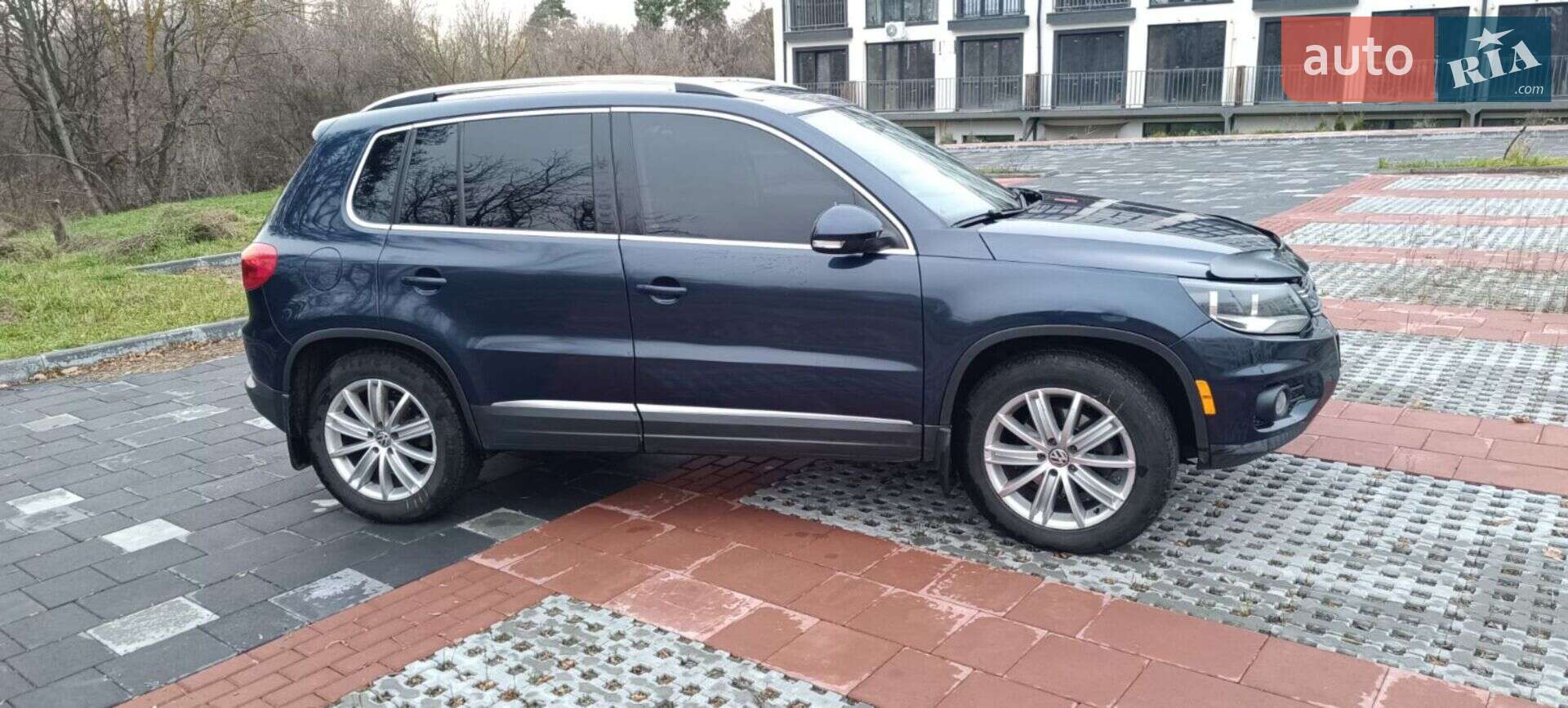 Volkswagen Tiguan 2011 VIN WVGAV7AX7CW516637 фото оголошення 5 з 12