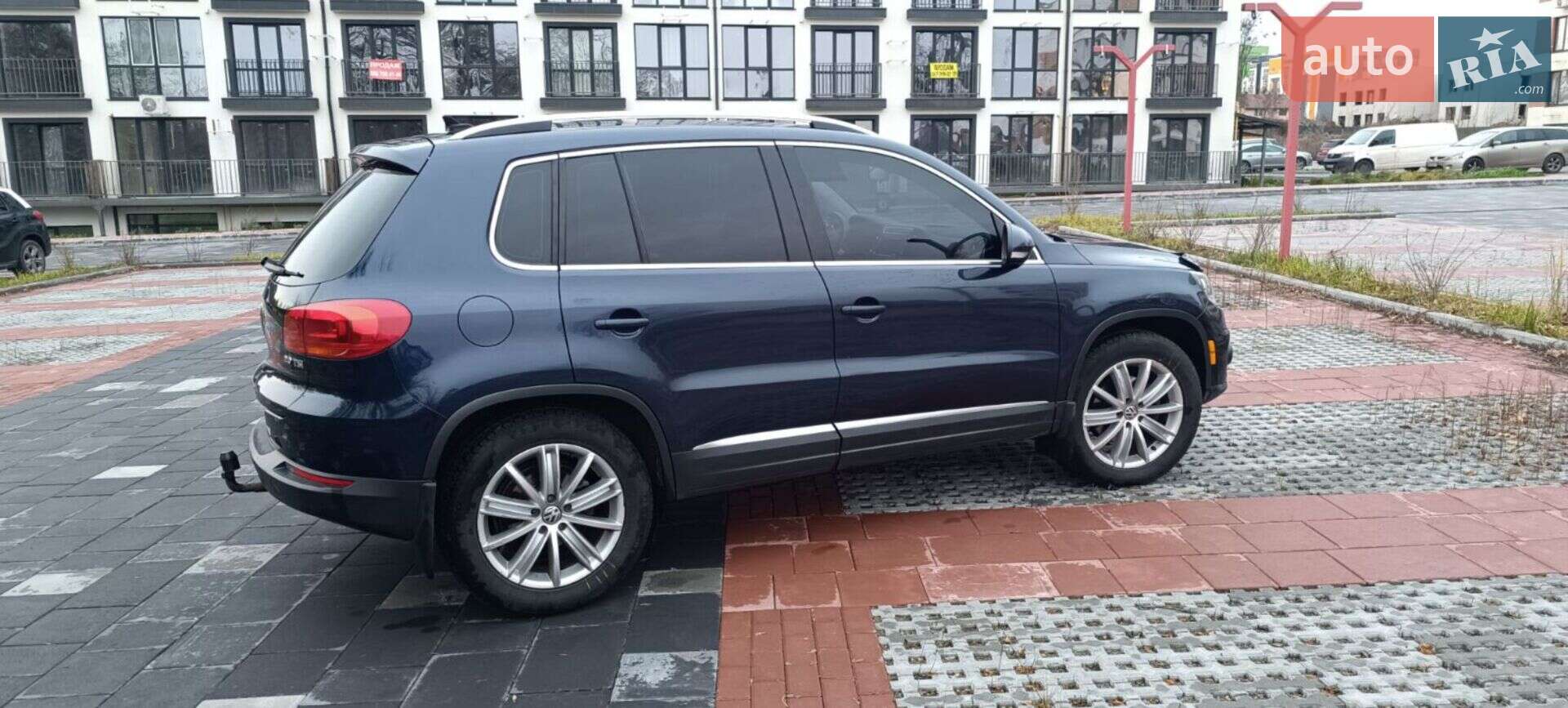 Volkswagen Tiguan 2011 VIN WVGAV7AX7CW516637 фото оголошення 7 з 12