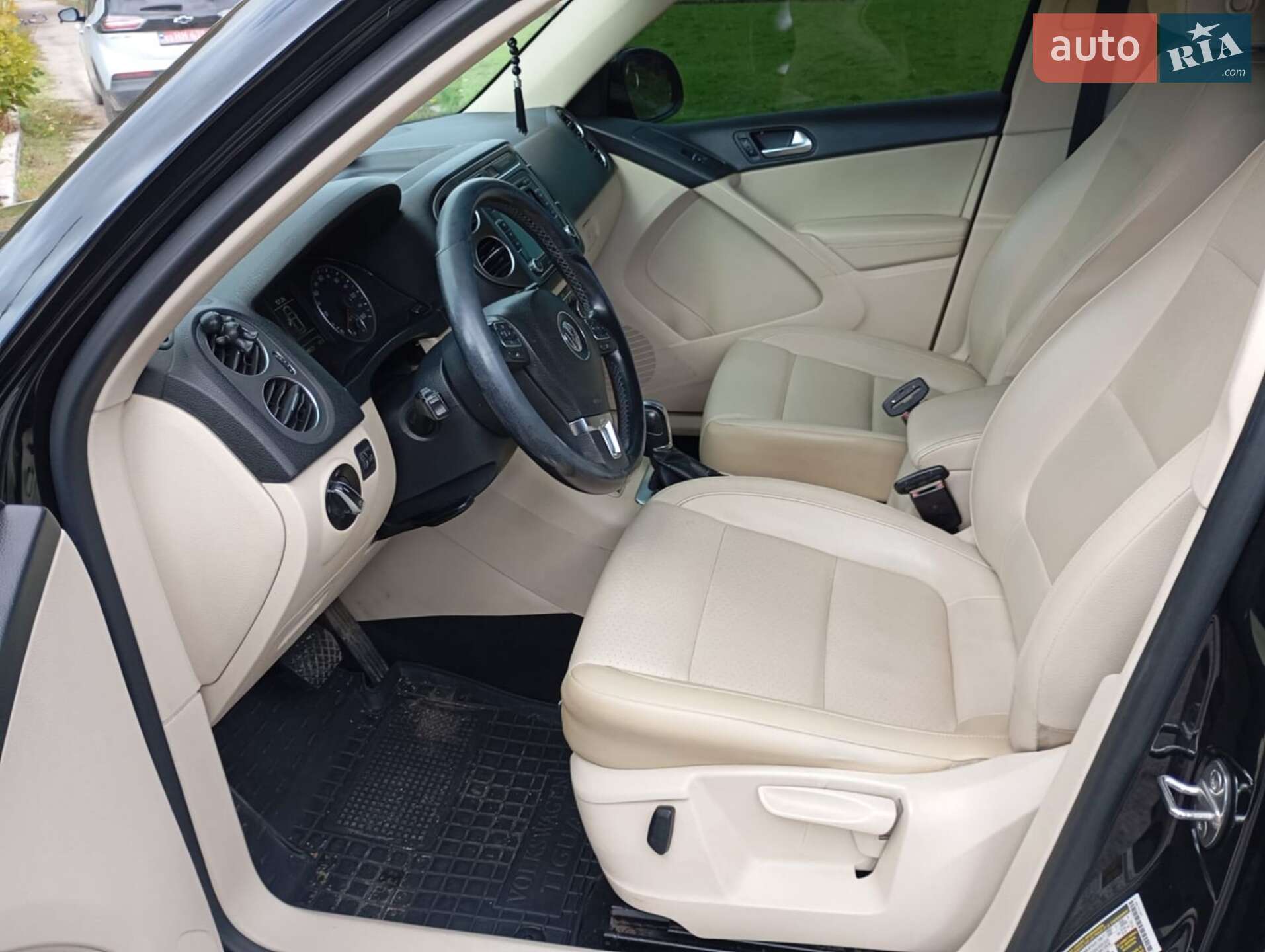 Volkswagen Tiguan 2012 VIN WVGAV7AX3CW605928 фото оголошення 4 з 12