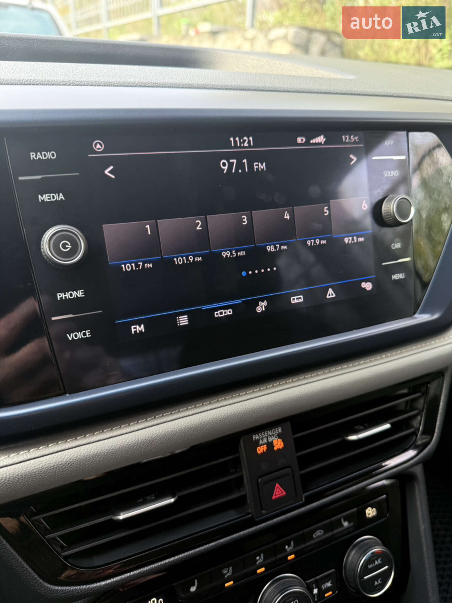 Volkswagen Taos 2024 VIN 3VVSX7B28RM115601 фото оголошення 33 з 71