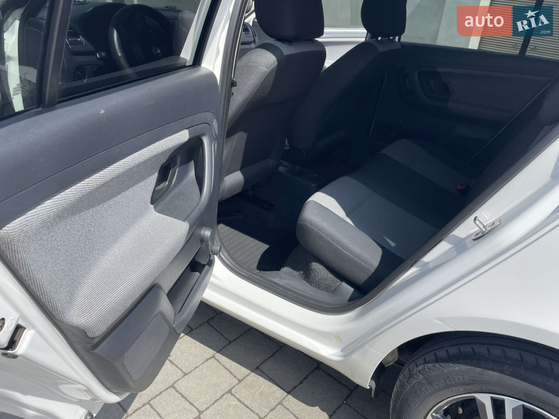 Skoda Fabia 2013 VIN TMB1HB5JXE3036441 фото оголошення 9 з 13