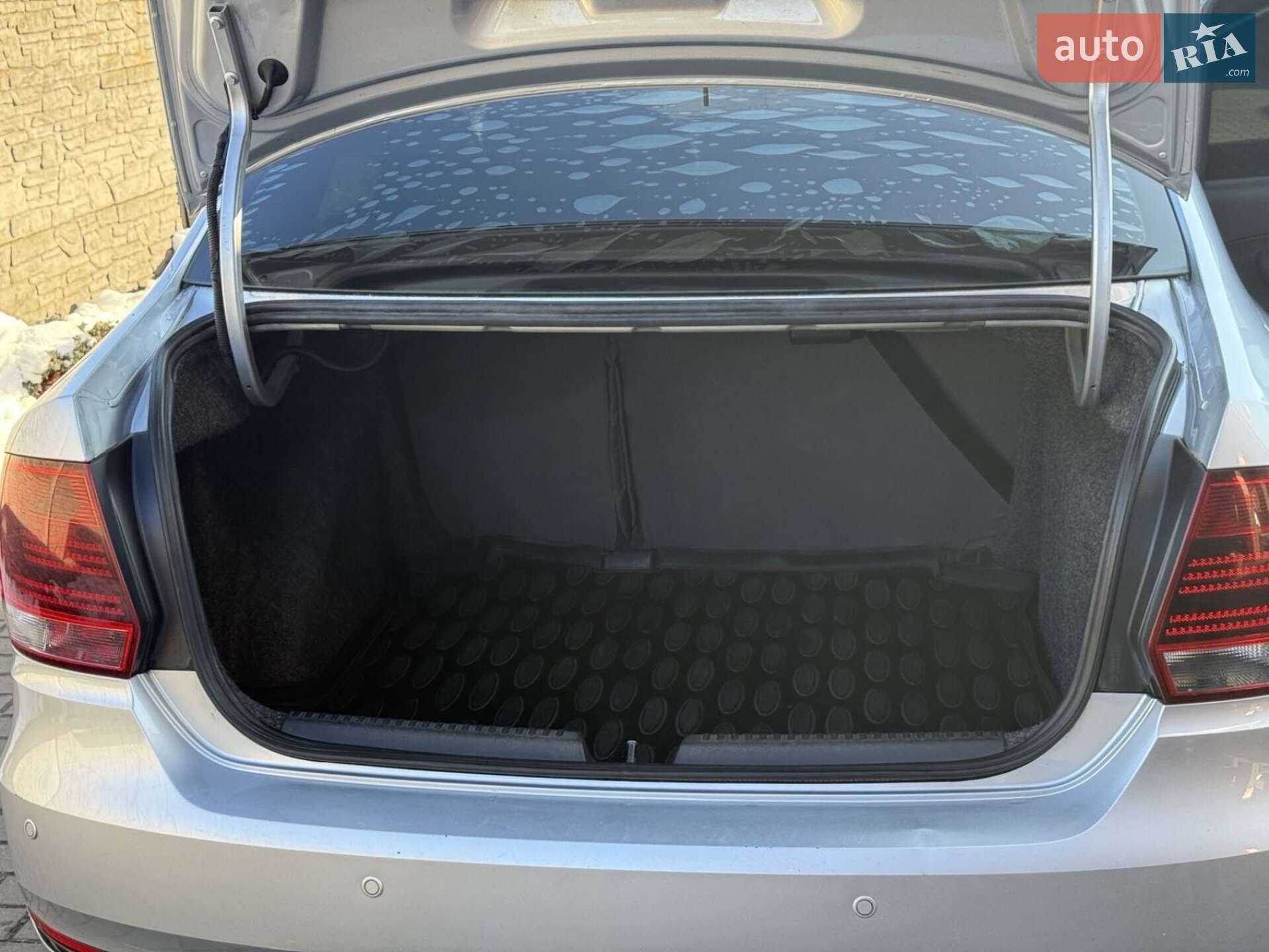 Volkswagen Polo 2018 VIN XW8ZZZ61ZJG036711 фото оголошення 9 з 14