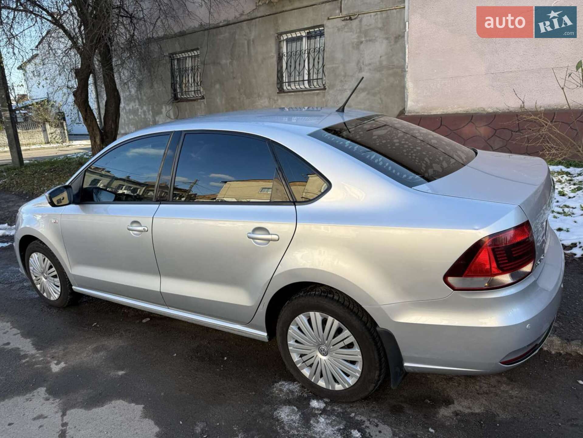 Volkswagen Polo 2018 VIN XW8ZZZ61ZJG036711 фото оголошення 2 з 14