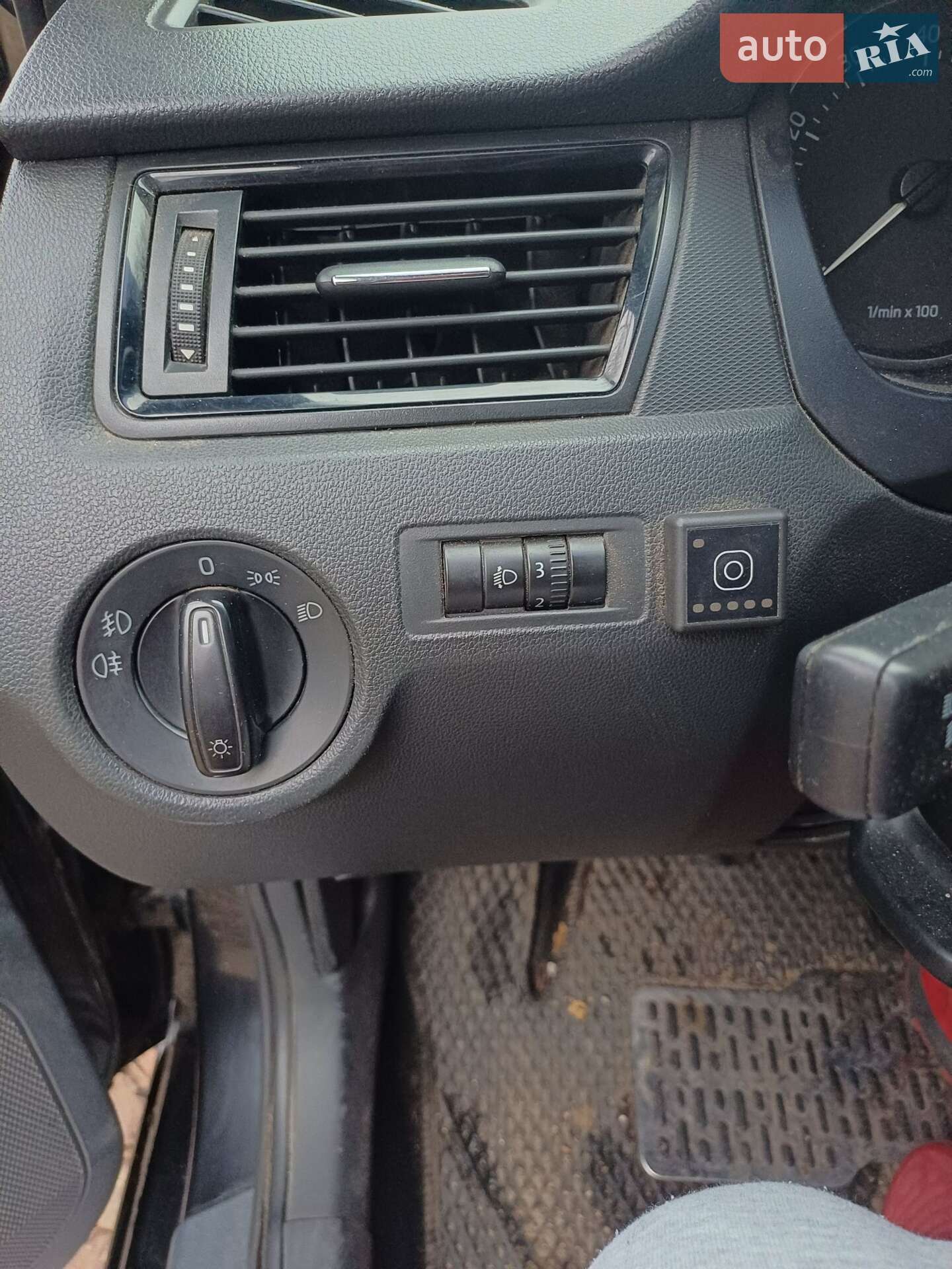 Skoda Rapid 2013 VIN Y6UAD2NH1DB100556 фото оголошення 6 з 8