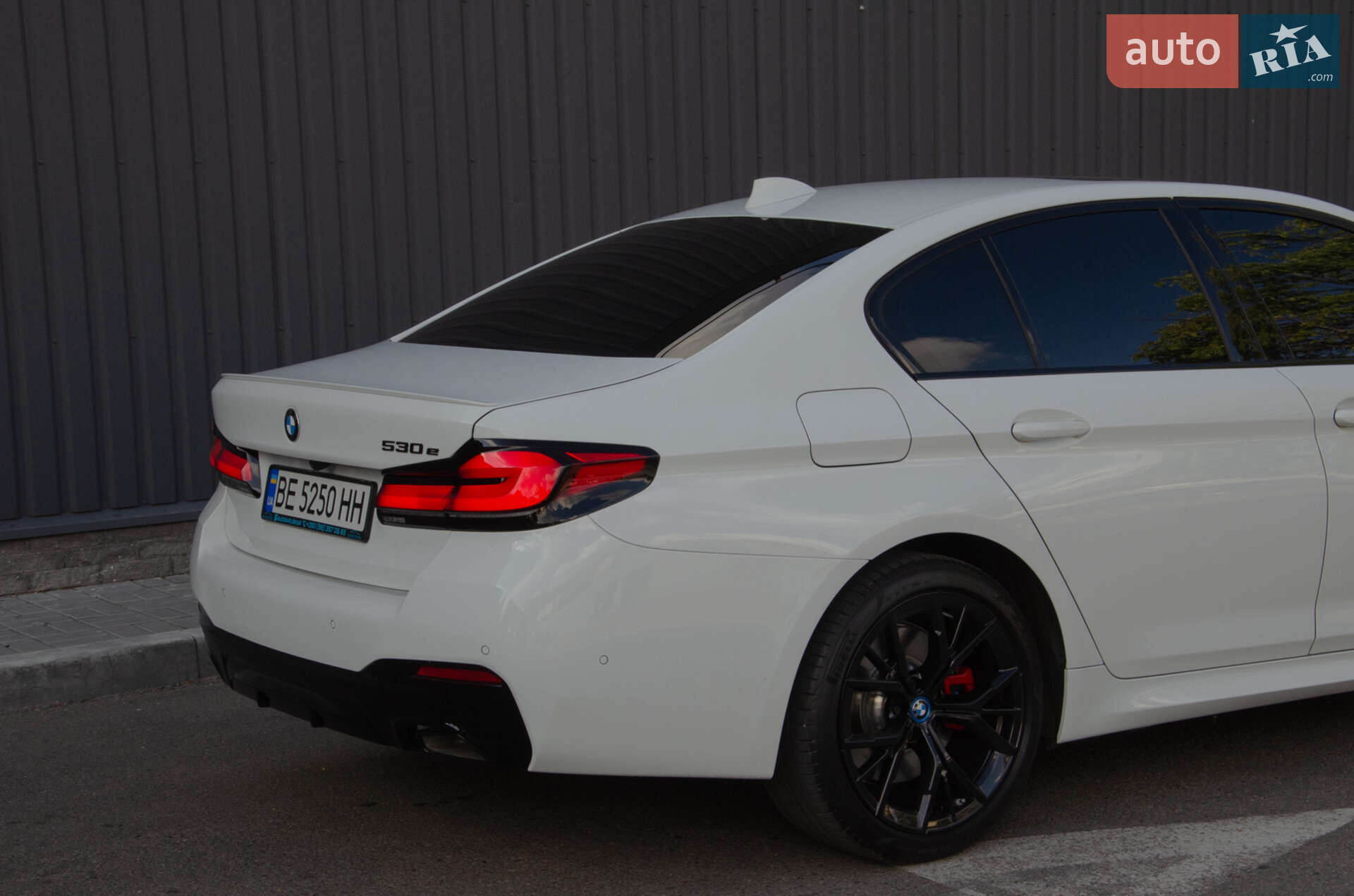 BMW 5 Series 2022 VIN WBA13AG09NCK29030 фото оголошення 8 з 23
