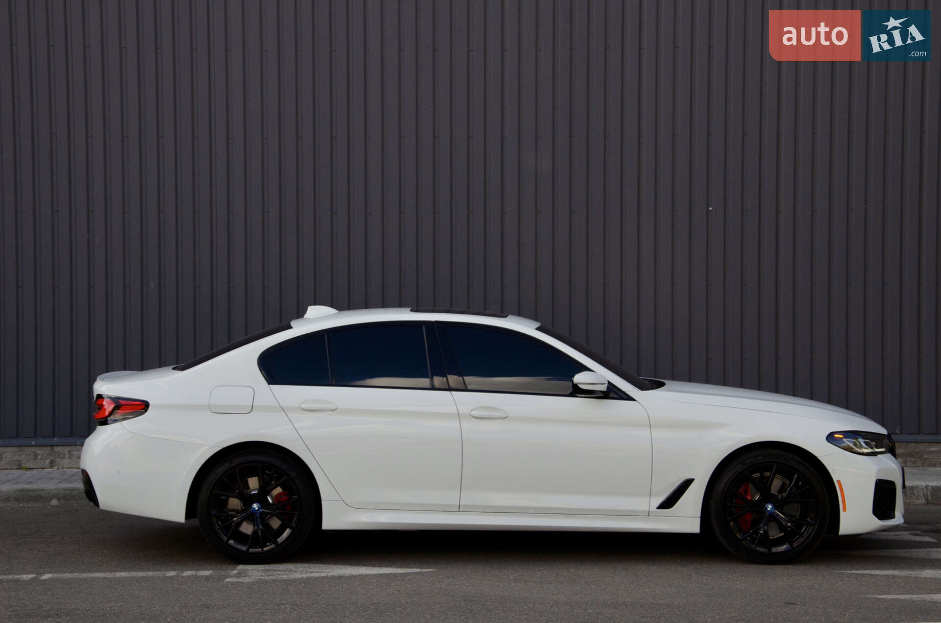 BMW 5 Series 2022 VIN WBA13AG09NCK29030 фото оголошення 10 з 23