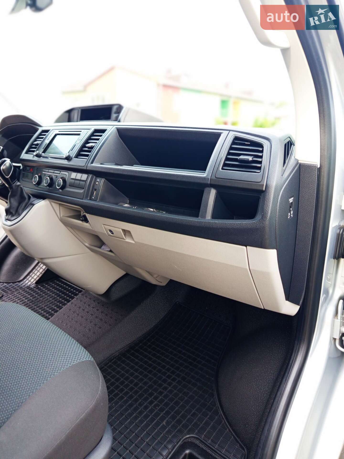 Volkswagen Transporter 2019 VIN WV1ZZZ7HZKH151417 фото оголошення 3 з 13