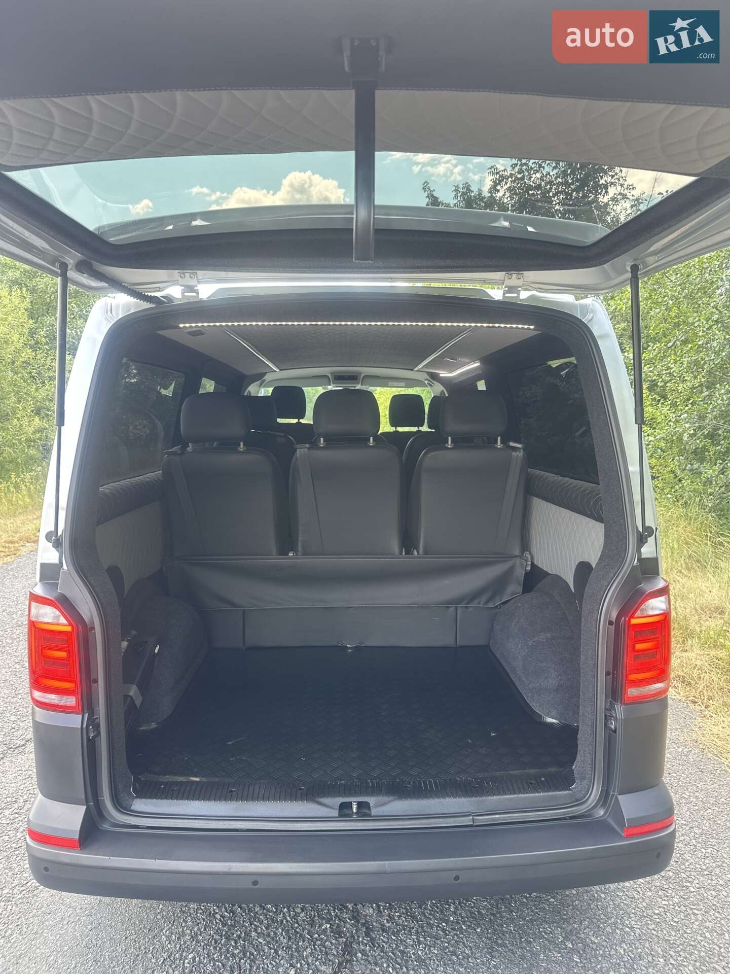 Volkswagen Transporter 2019 VIN WV1ZZZ7HZKH151417 фото оголошення 4 з 13