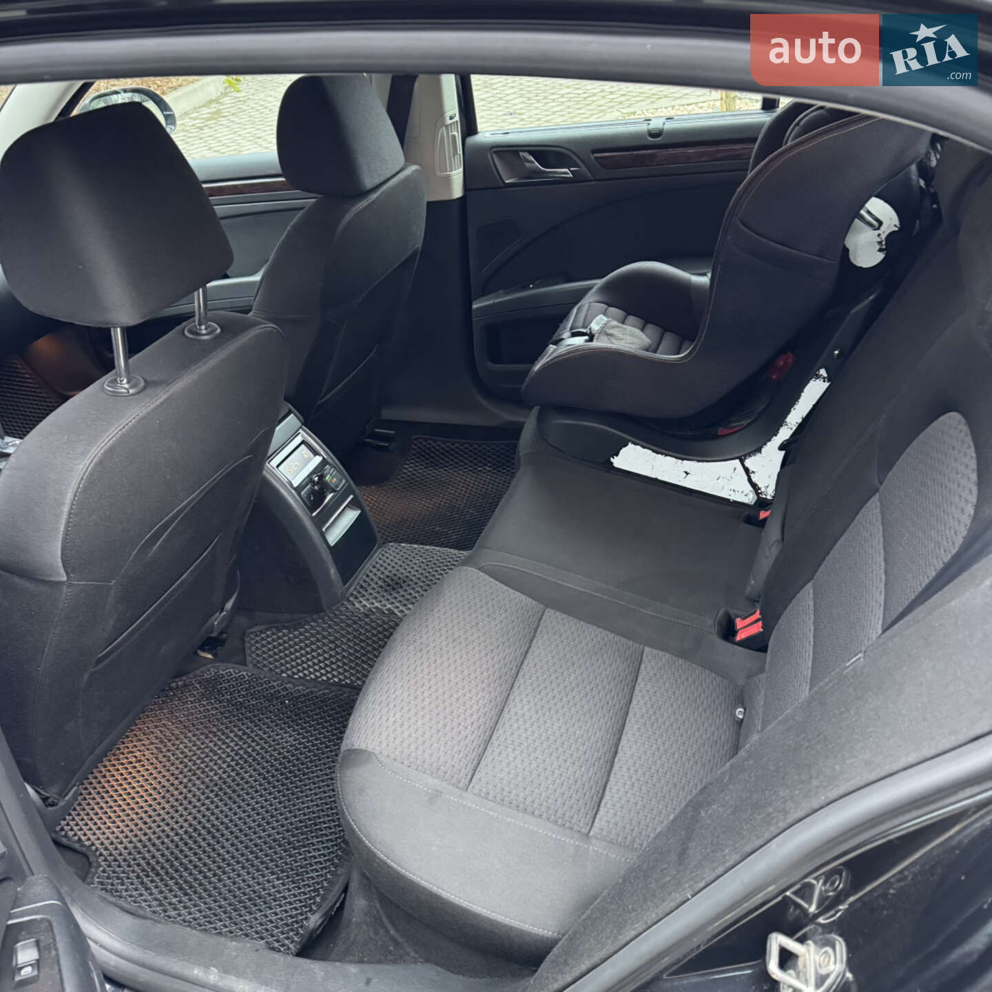 Skoda Superb 2010 VIN TMBCF93T5B9037906 фото оголошення 18 з 30