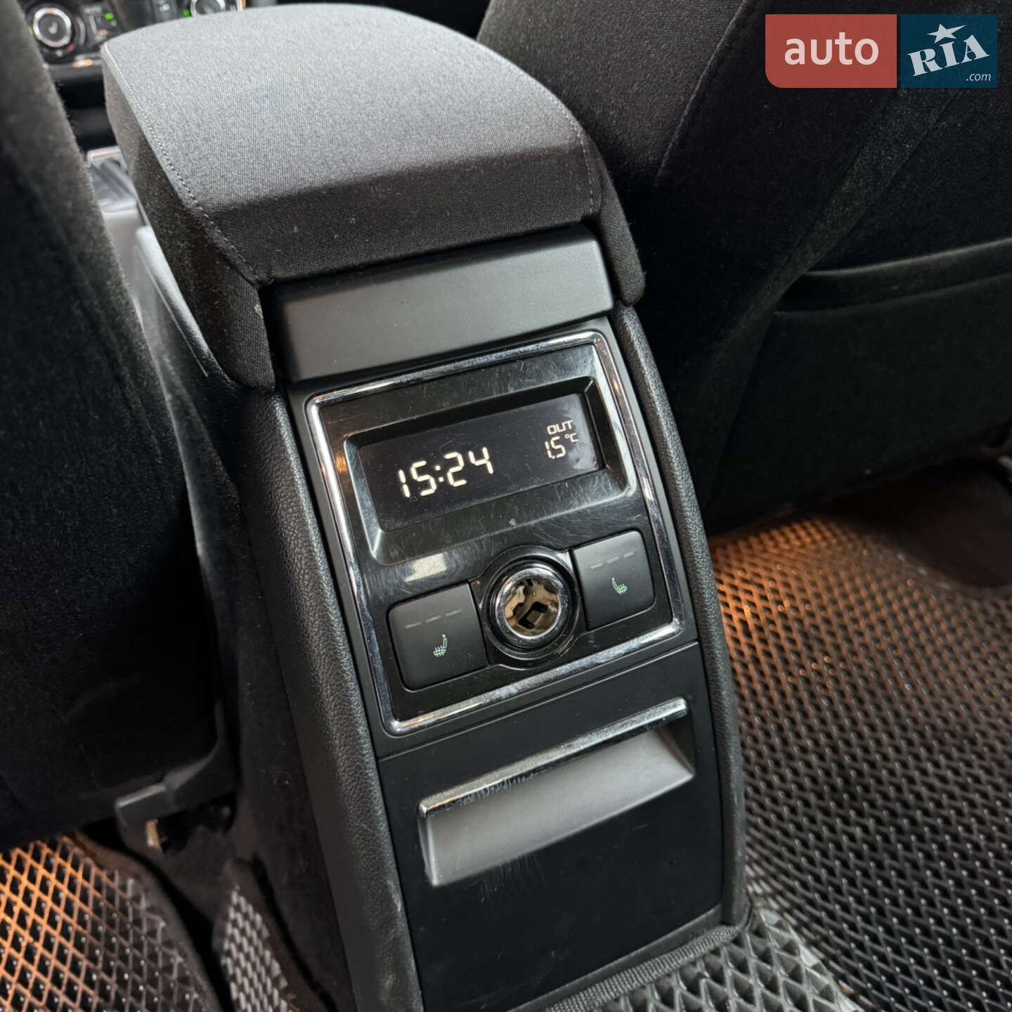 Skoda Superb 2010 VIN TMBCF93T5B9037906 фото оголошення 19 з 30