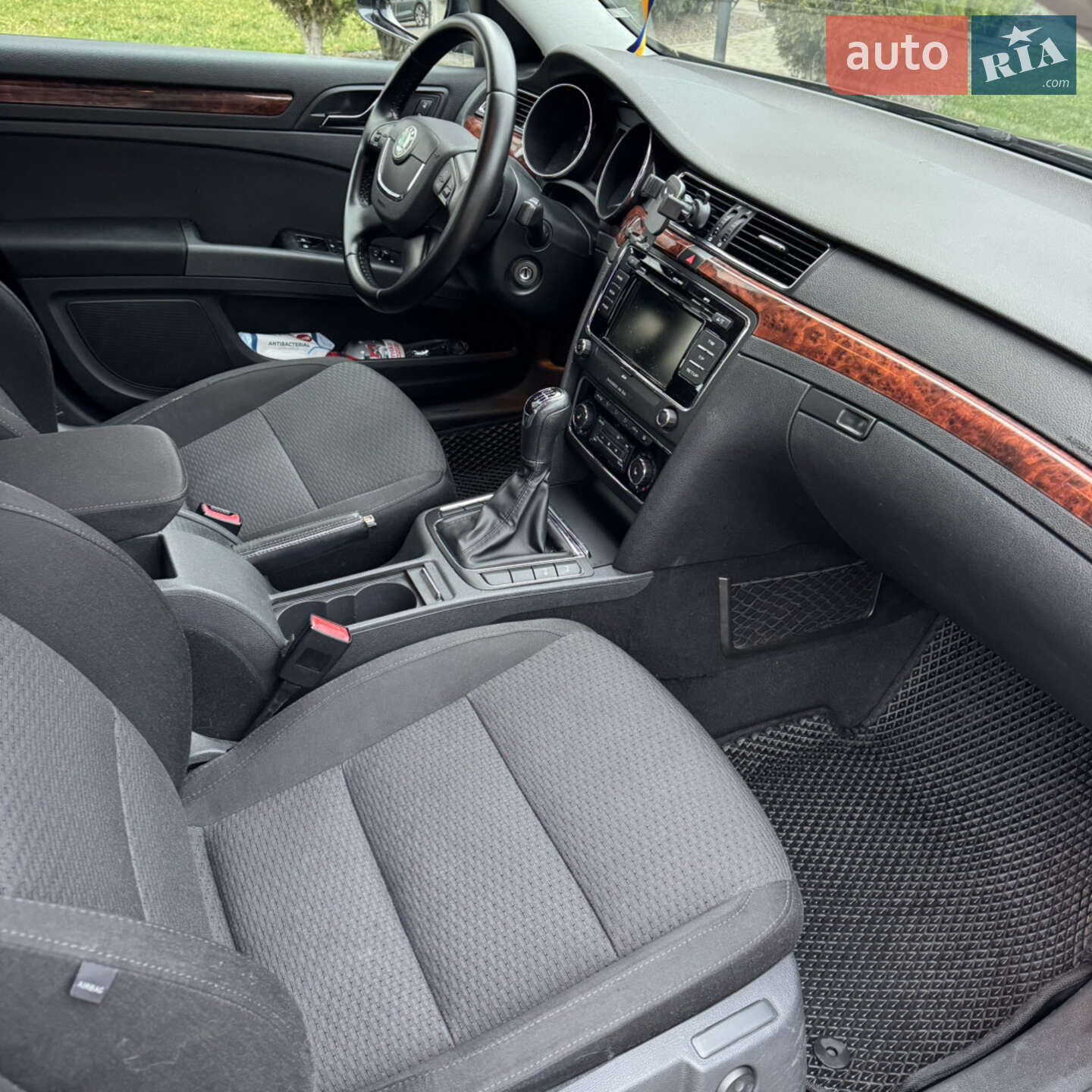 Skoda Superb 2010 VIN TMBCF93T5B9037906 фото оголошення 16 з 30