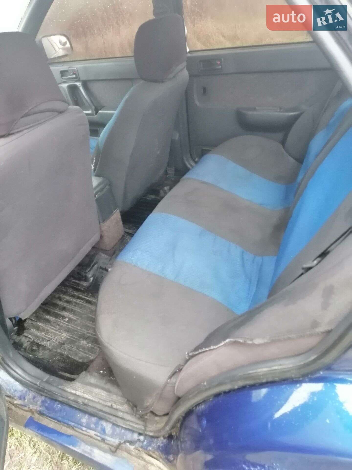 Hyundai Elantra 1995 VIN KMHJF31JPSU925049 фото оголошення 2 з 9