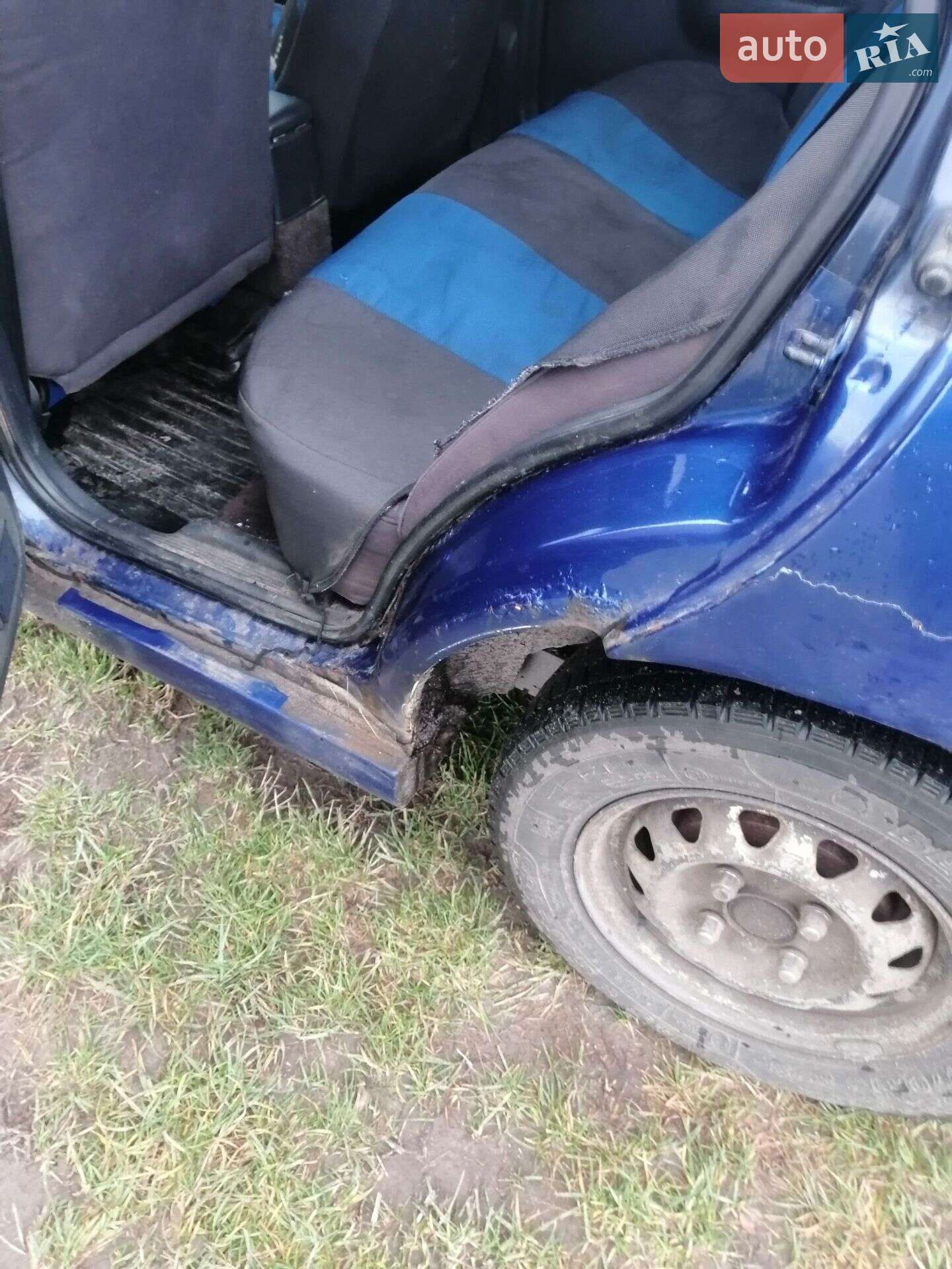Hyundai Elantra 1995 VIN KMHJF31JPSU925049 фото оголошення 5 з 9