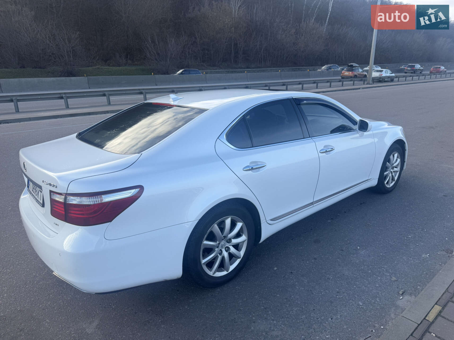 Lexus LS 2009 VIN JTHCL46F195004225 фото оголошення 5 з 8